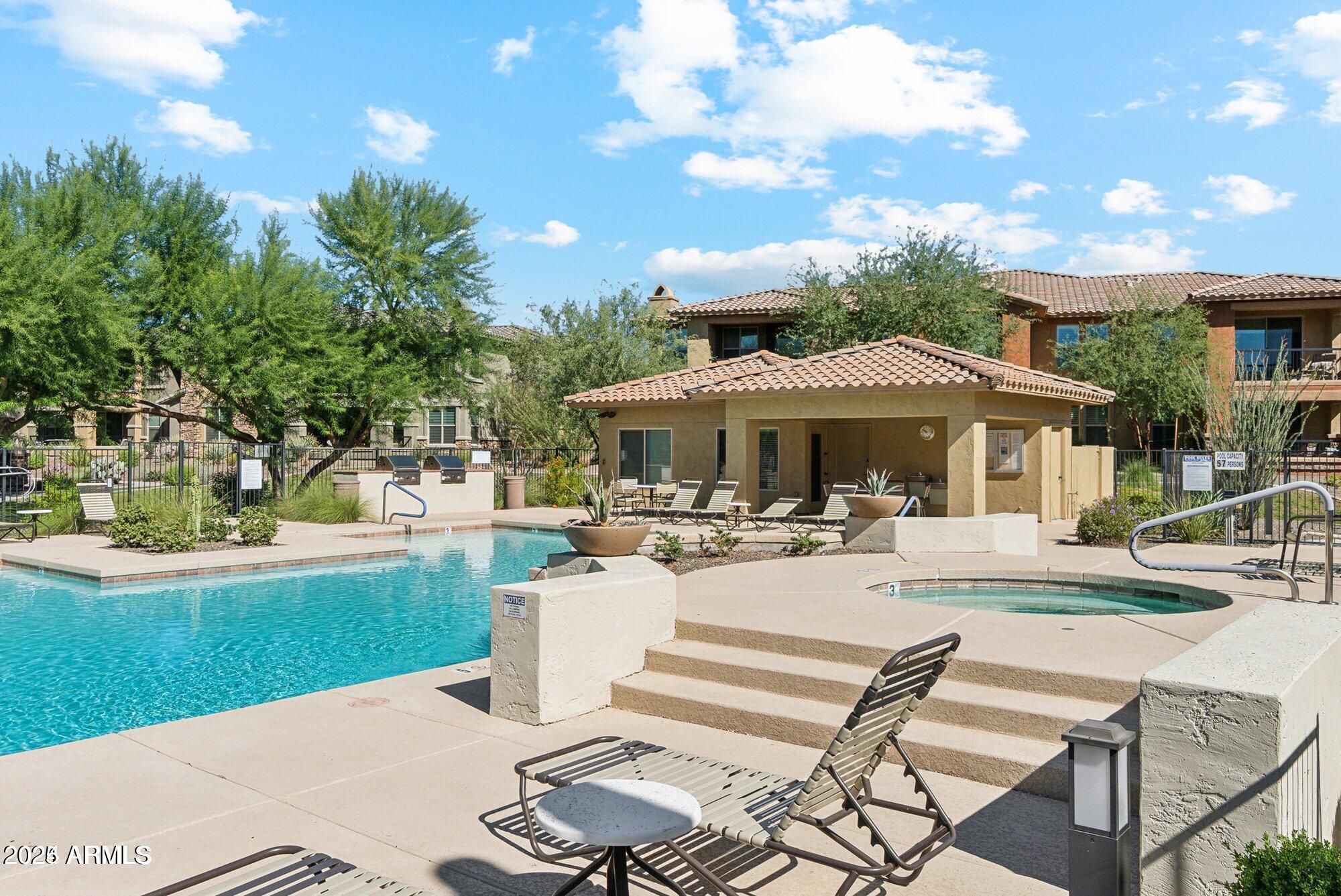 2425 W BRONCO BUTTE Trail # 2017