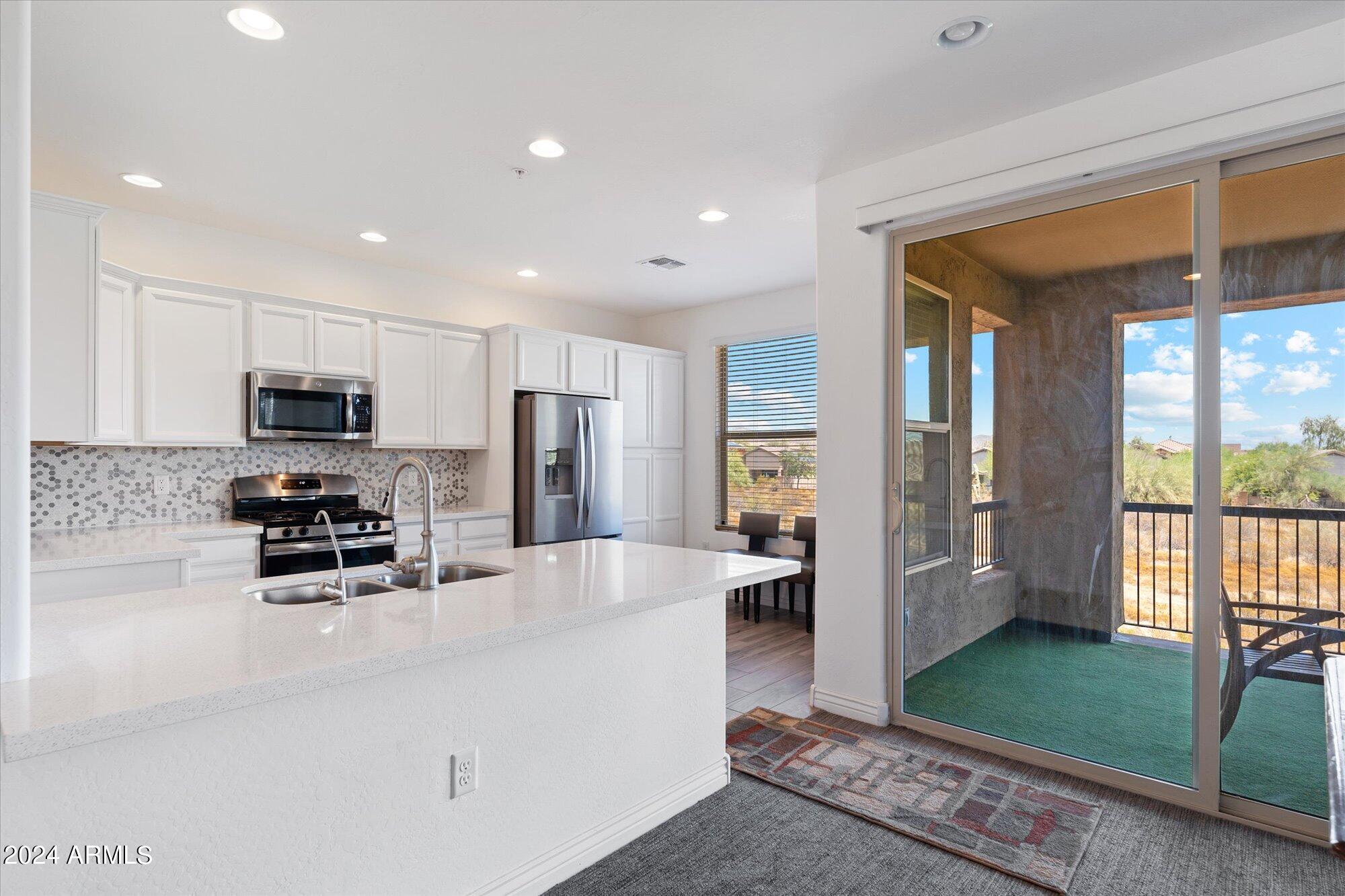 2425 W BRONCO BUTTE Trail # 2017
