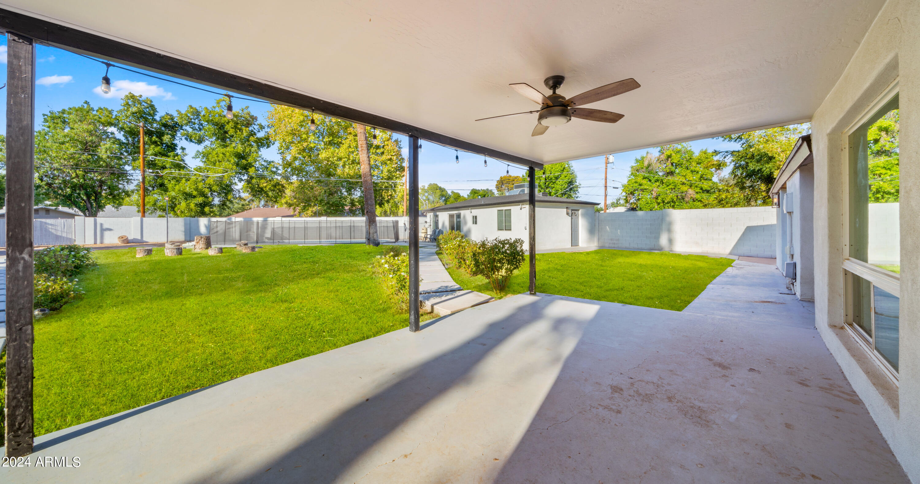 1312 W BERRIDGE Lane