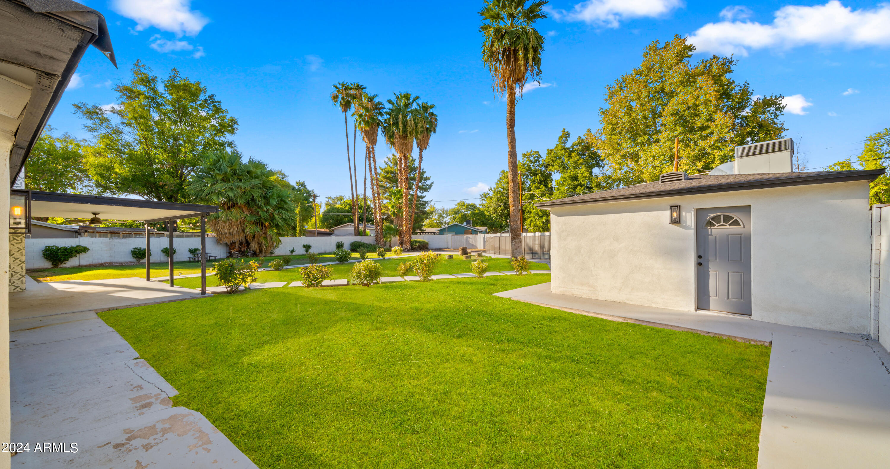 1312 W BERRIDGE Lane