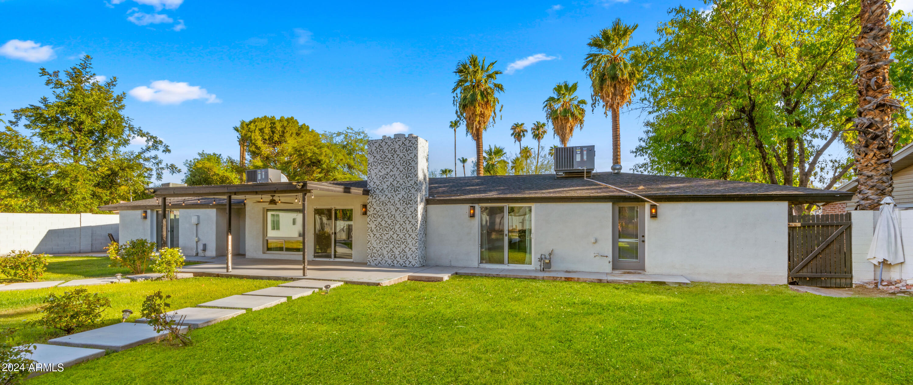 1312 W BERRIDGE Lane
