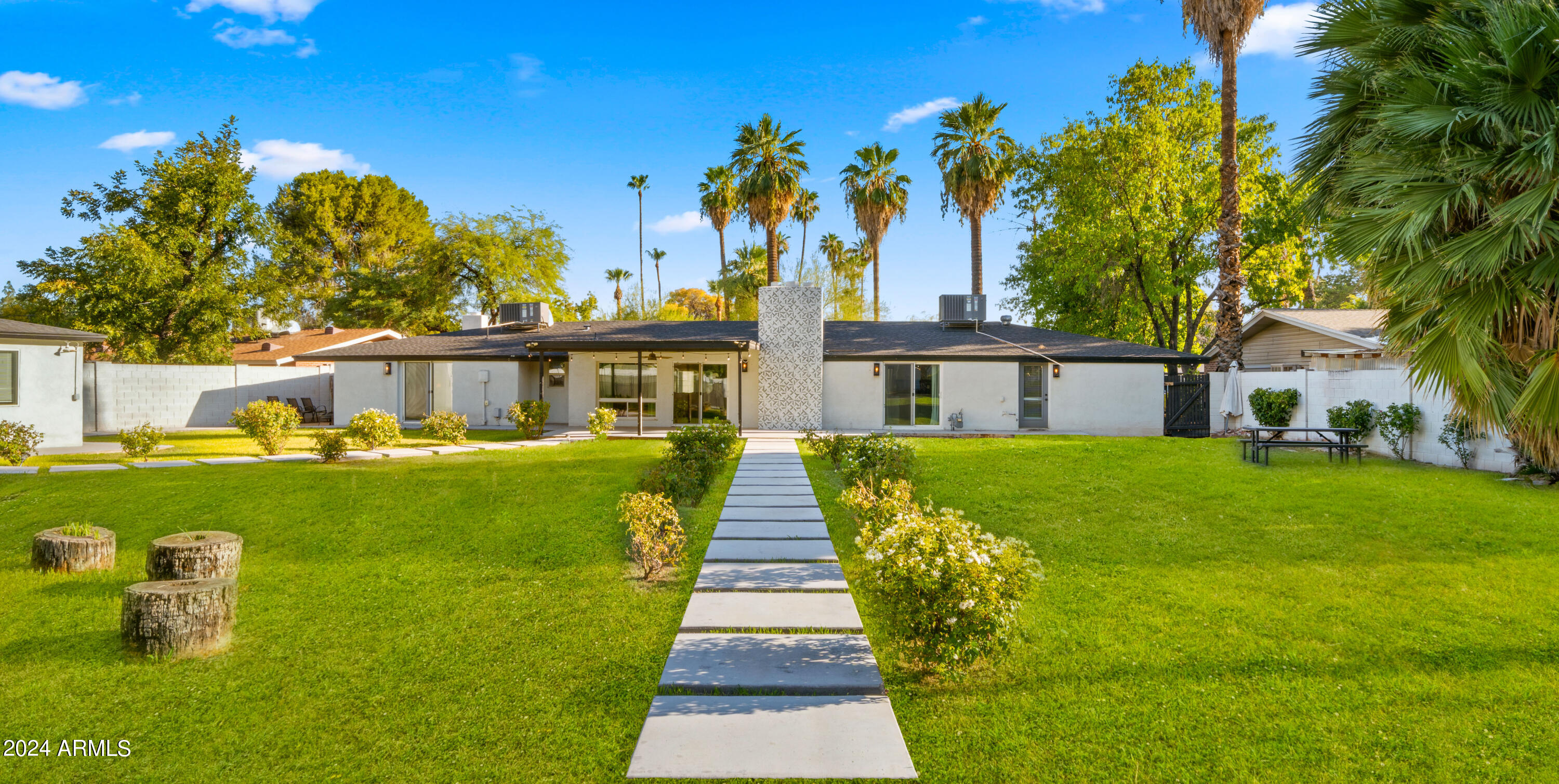 1312 W BERRIDGE Lane