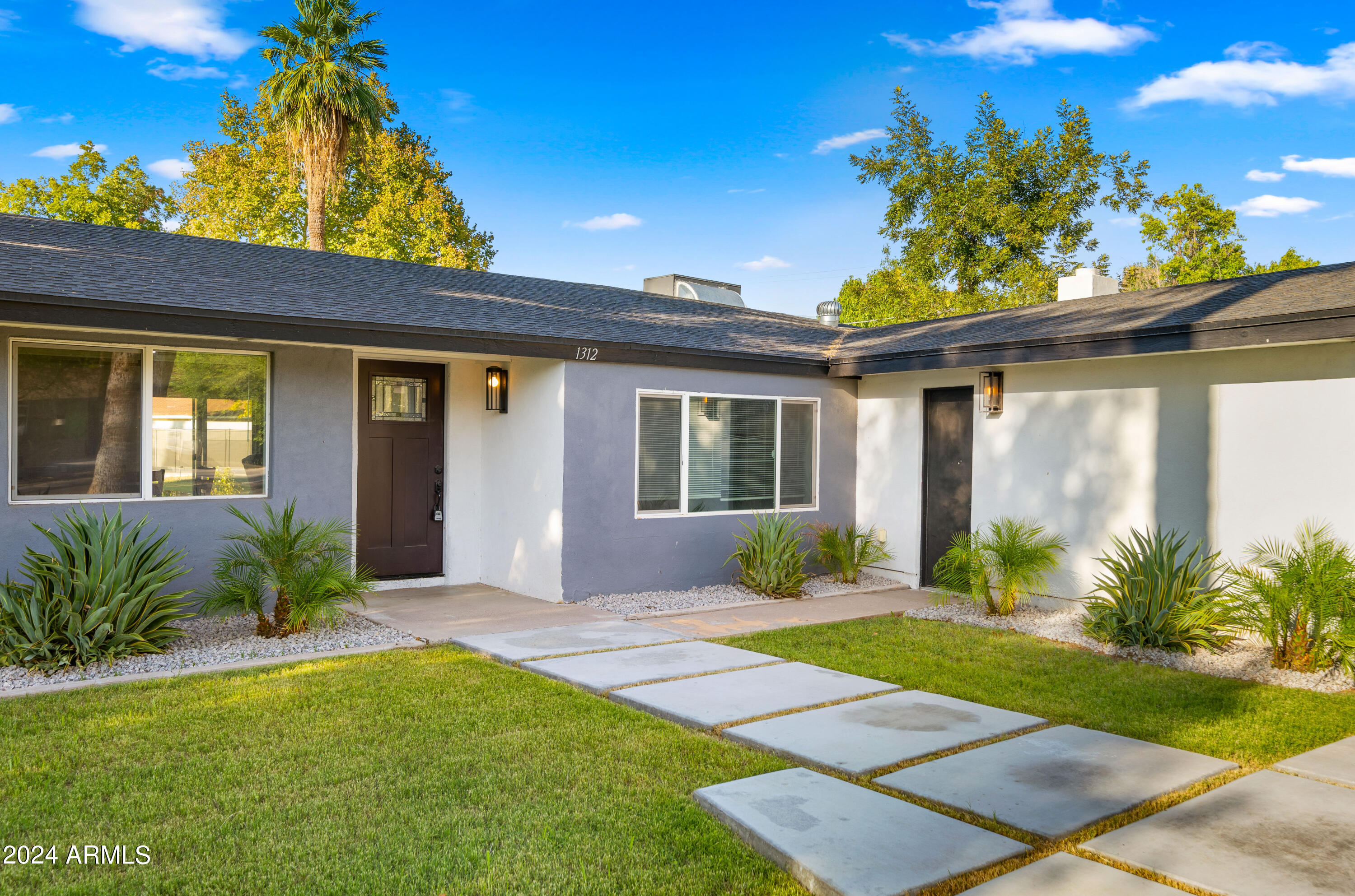 1312 W BERRIDGE Lane
