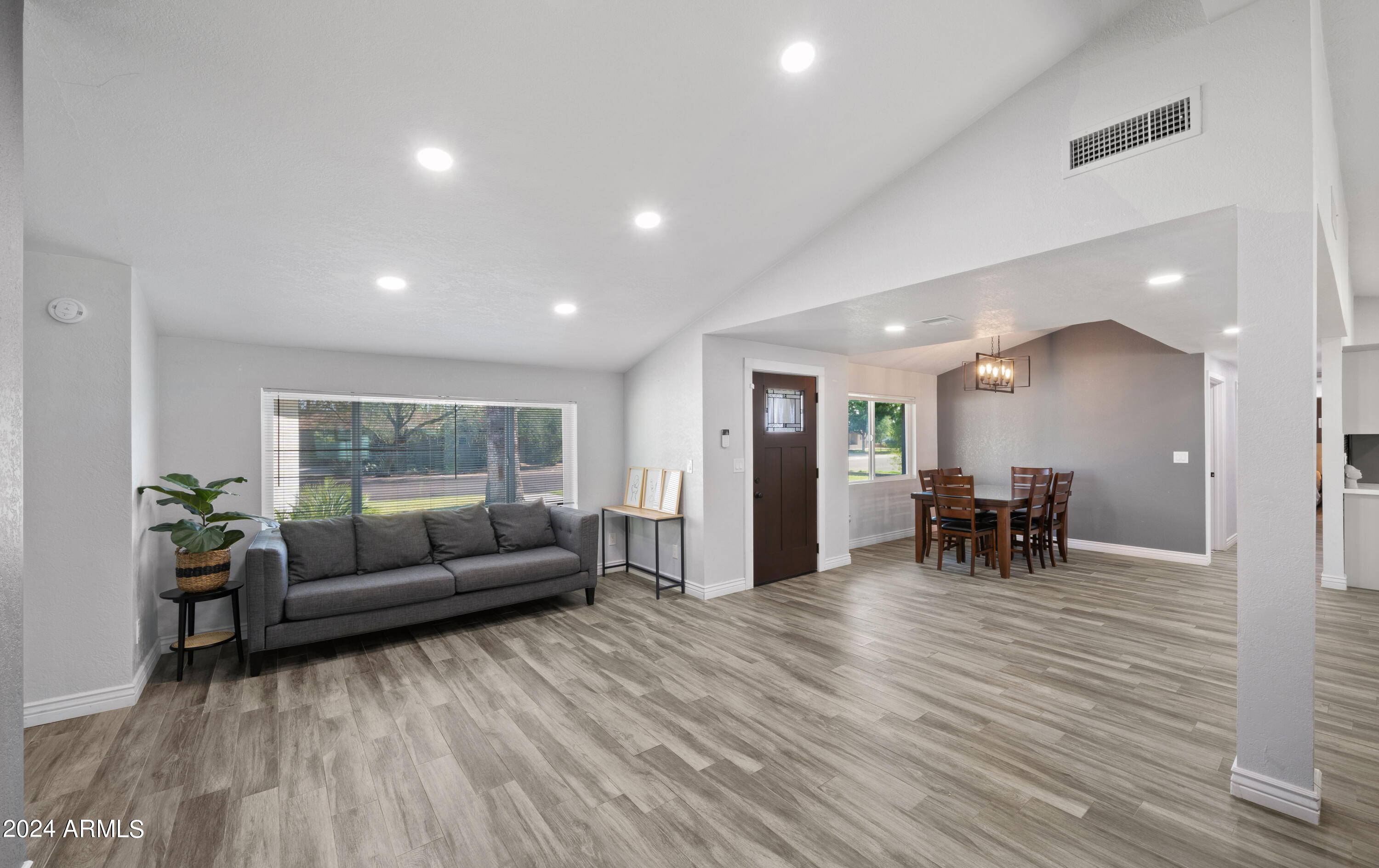 1312 W BERRIDGE Lane