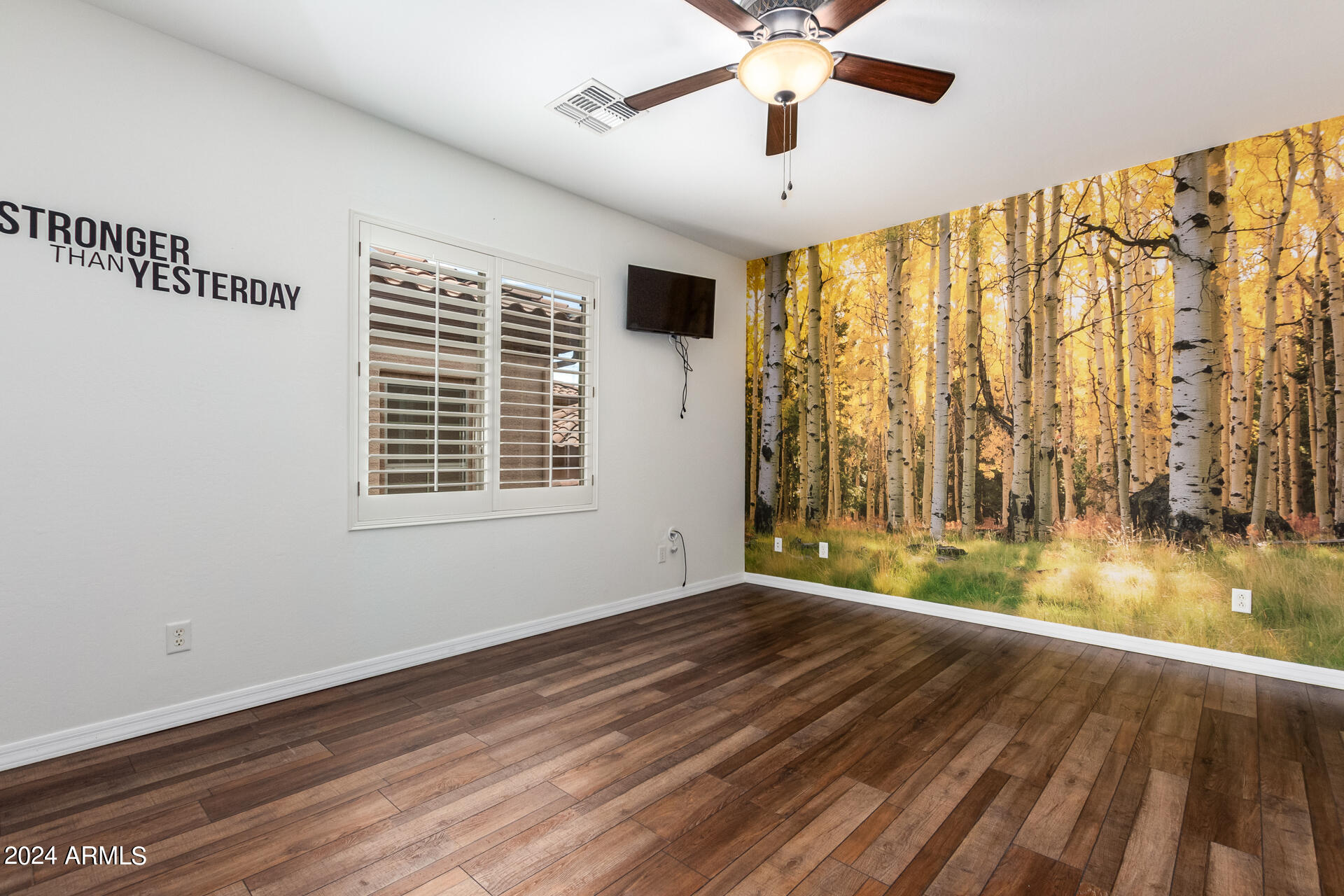 3658 E LOS GATOS Drive