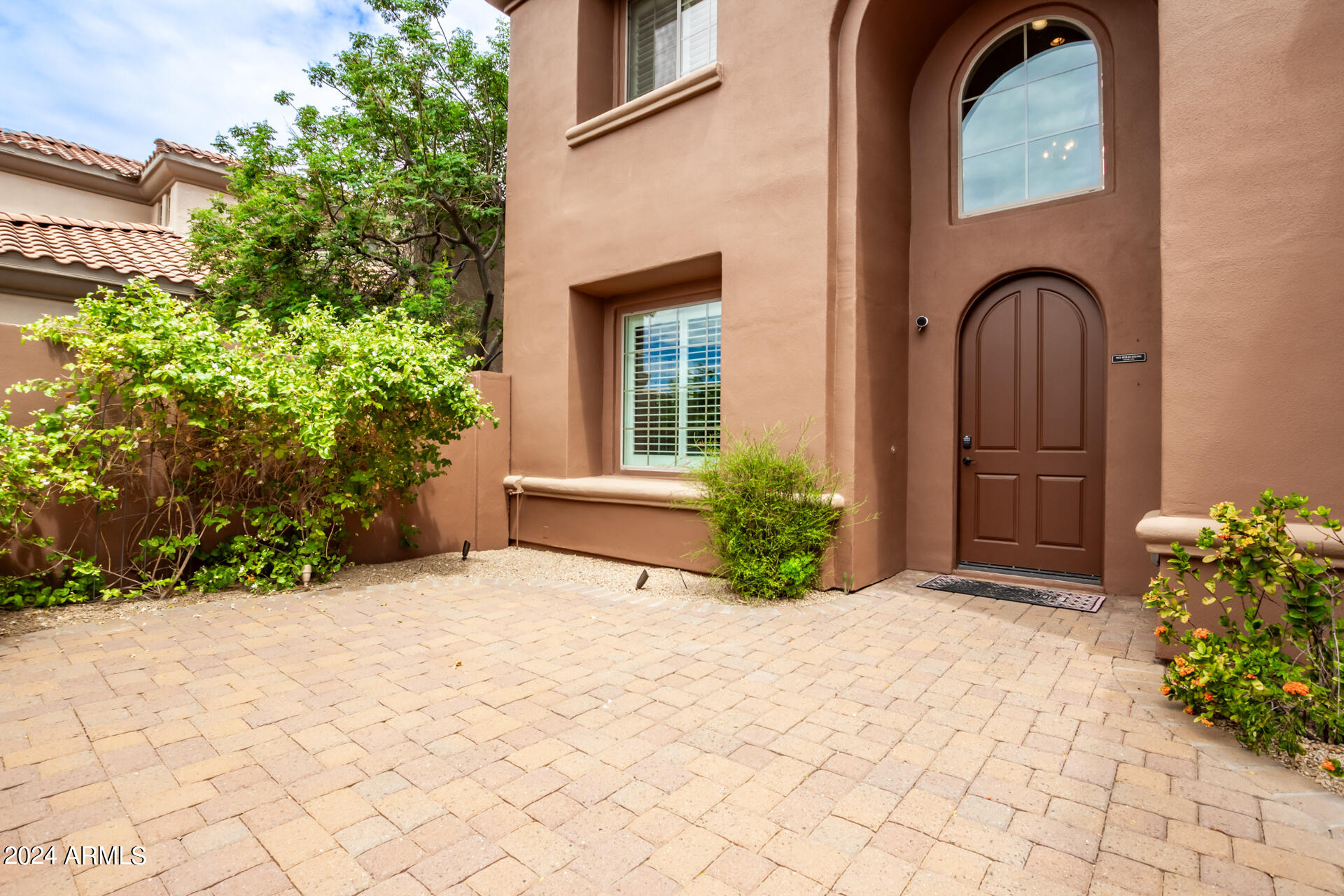 3658 E LOS GATOS Drive