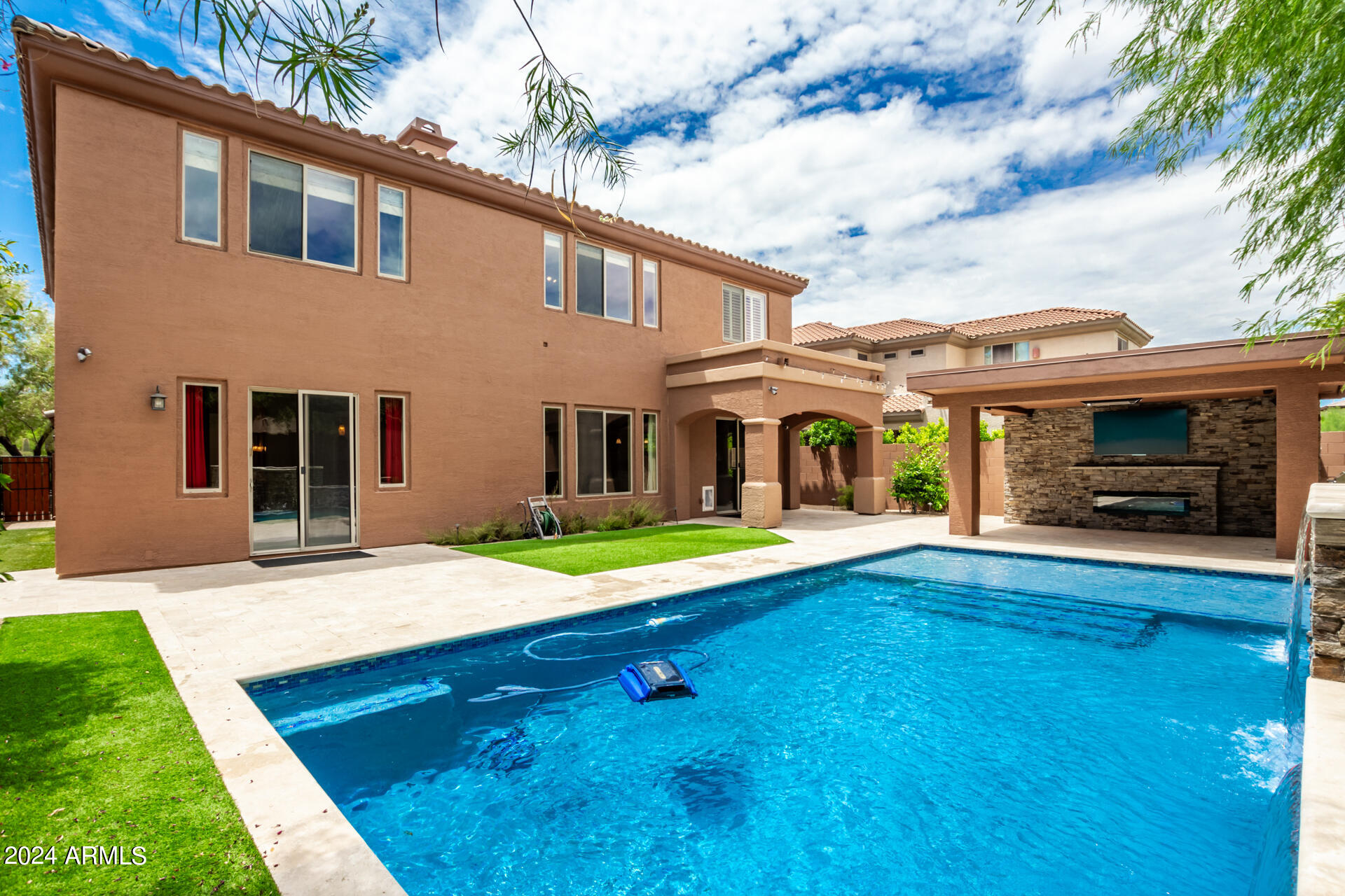 3658 E LOS GATOS Drive