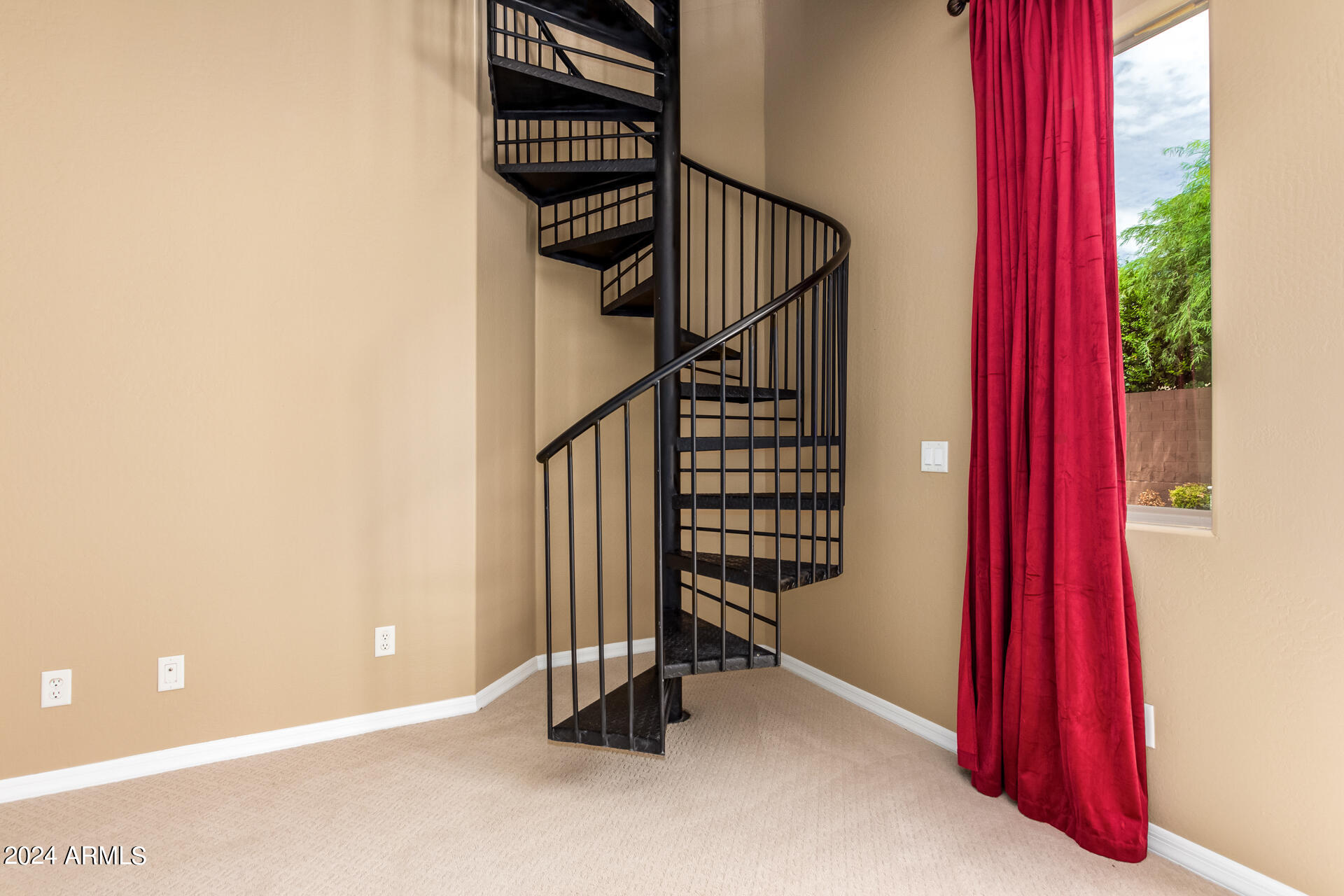 3658 E LOS GATOS Drive