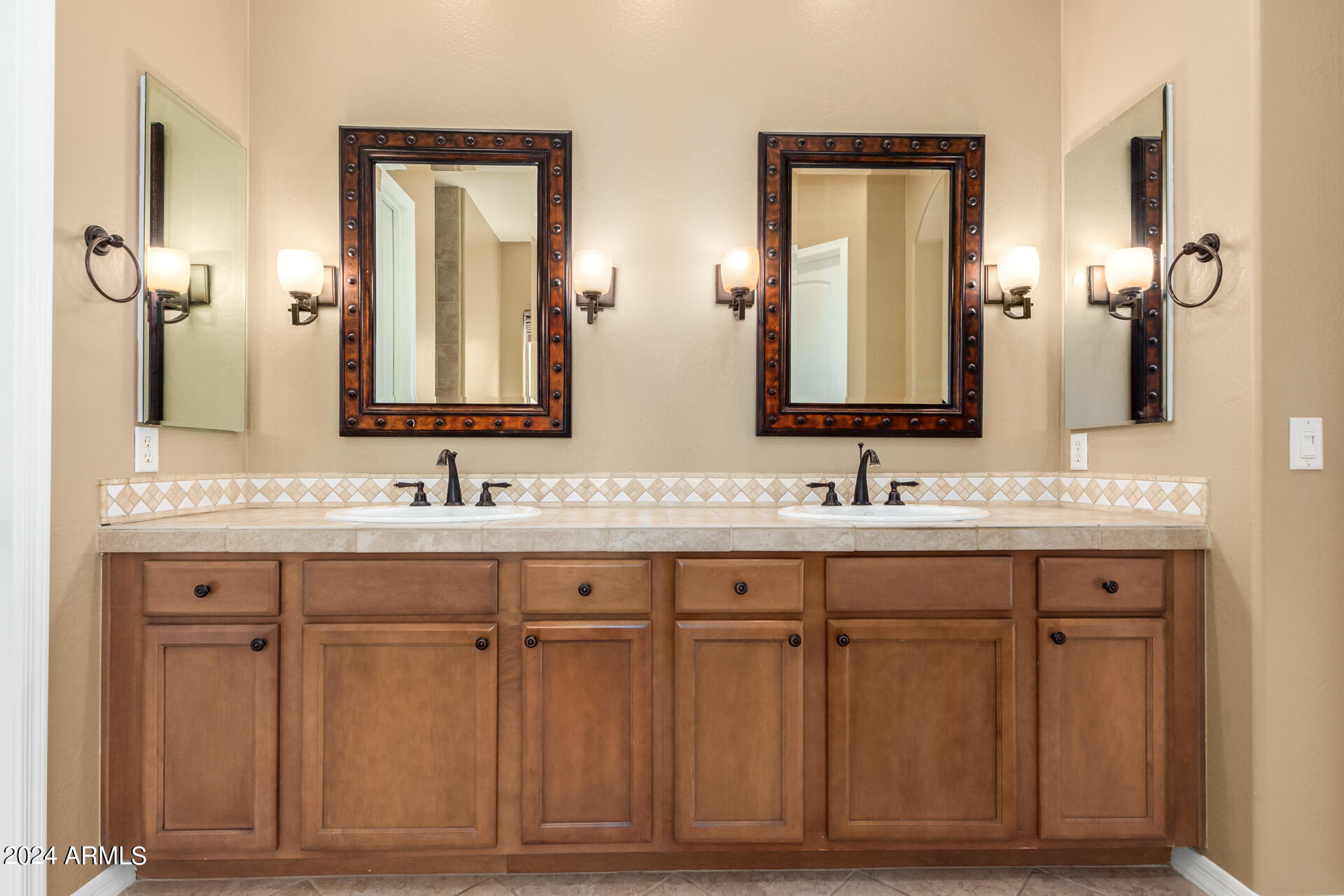 3658 E LOS GATOS Drive