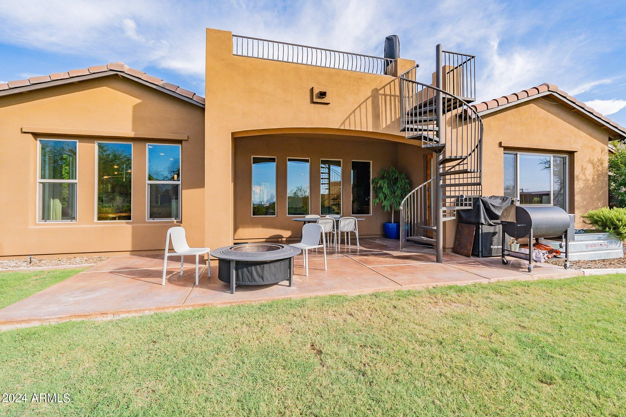 2310 E WINSTON Drive