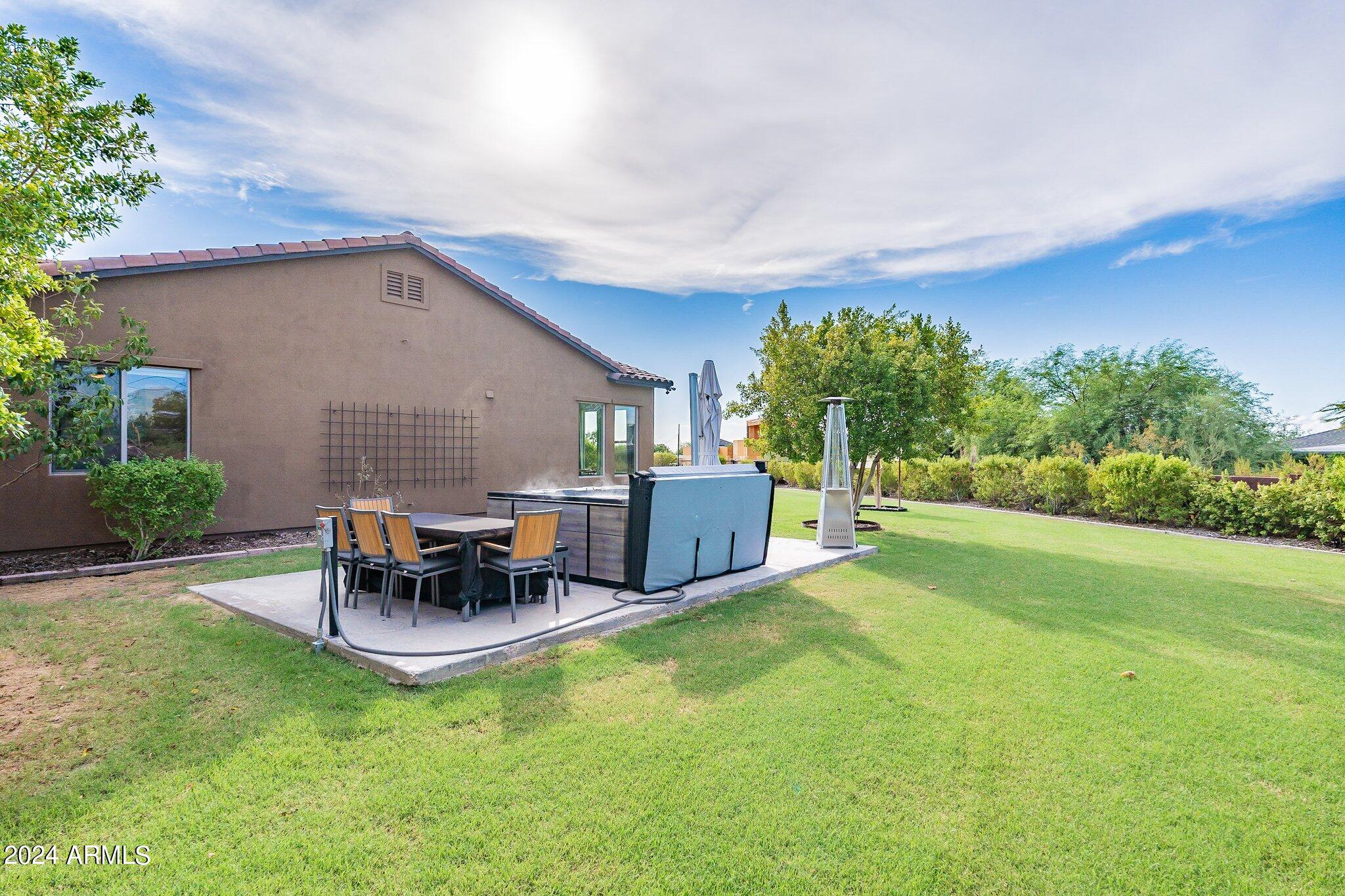 2310 E WINSTON Drive