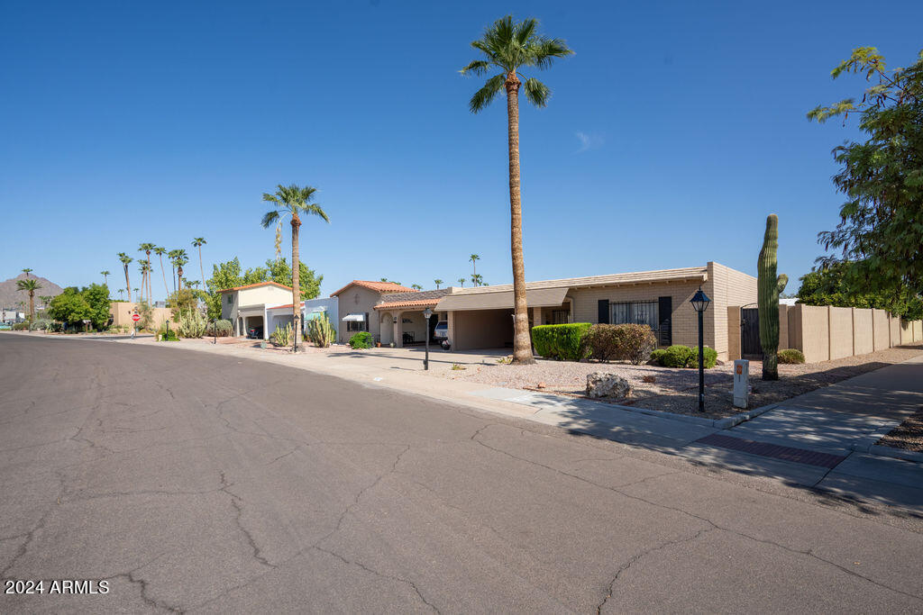 7814 E MARIPOSA Drive