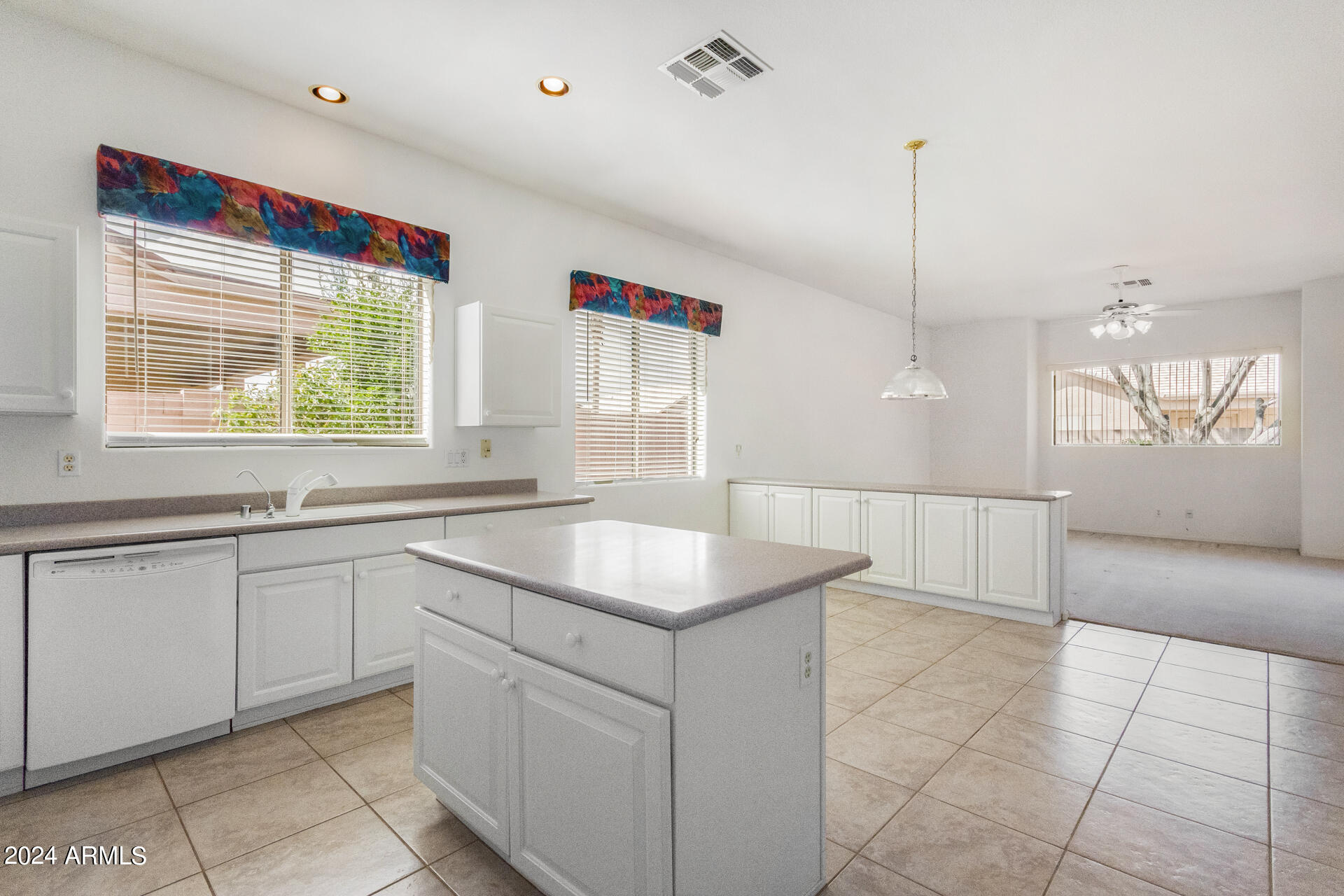 1112 E WINGED FOOT Drive