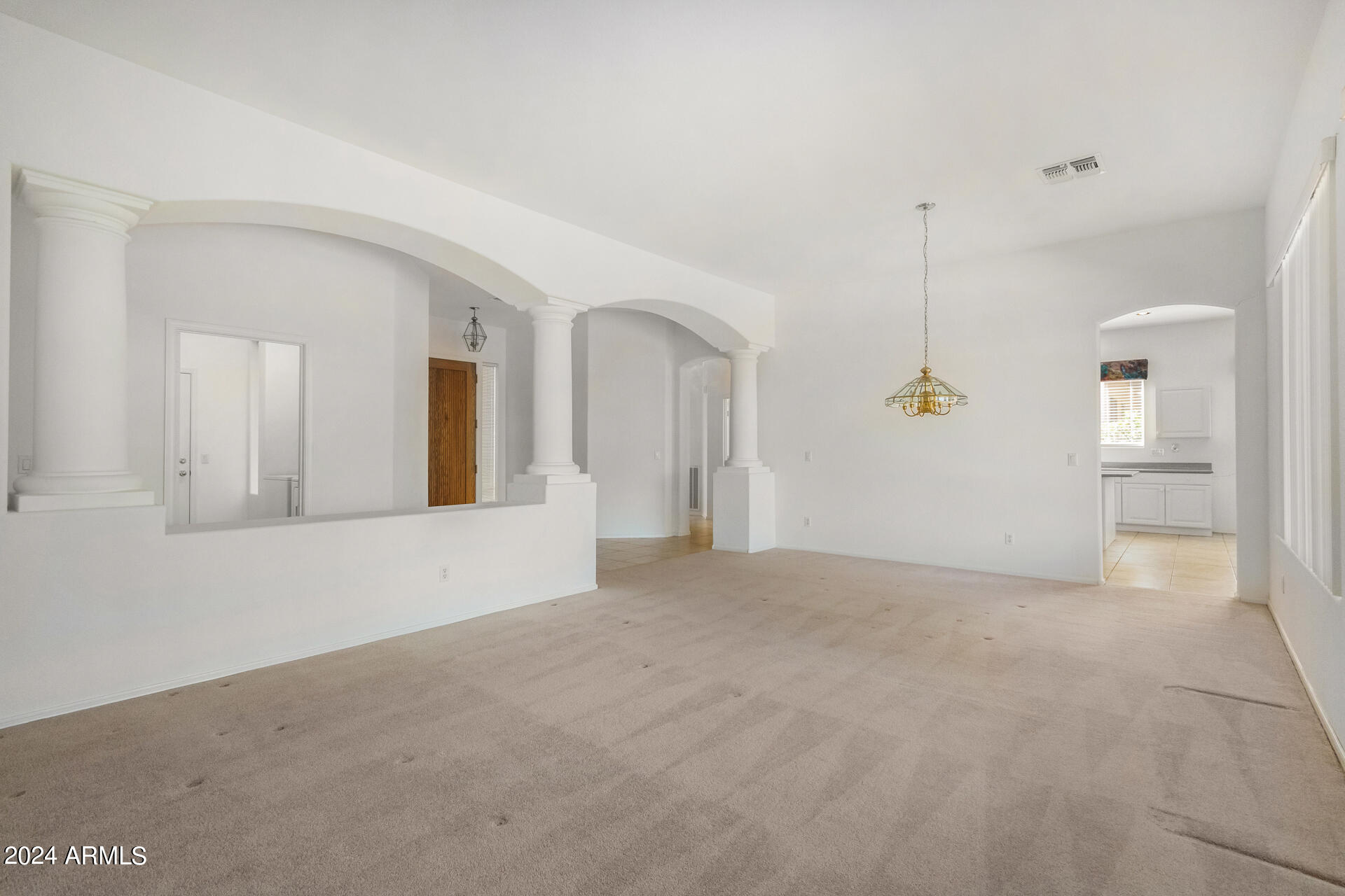 1112 E WINGED FOOT Drive