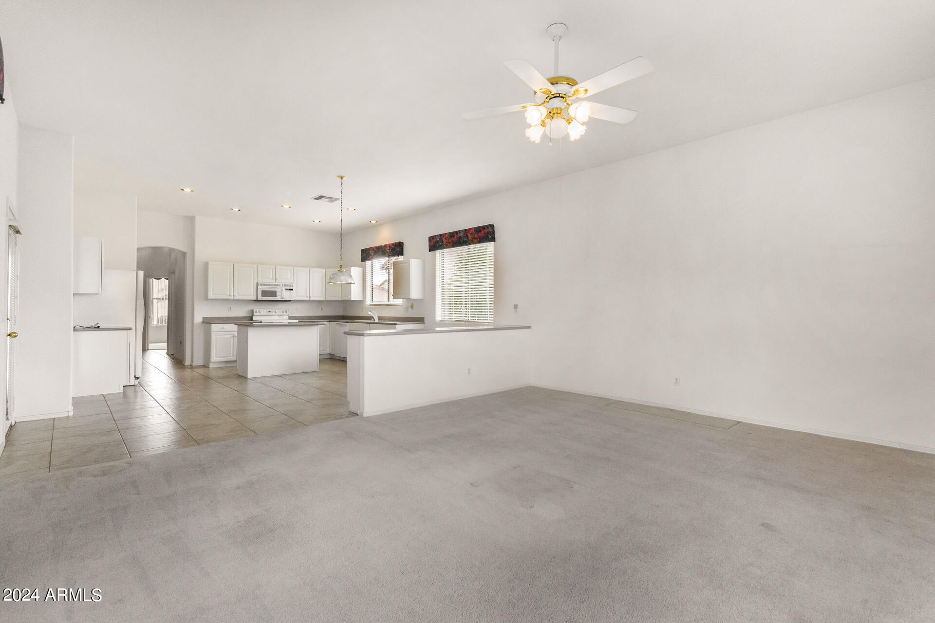 1112 E WINGED FOOT Drive