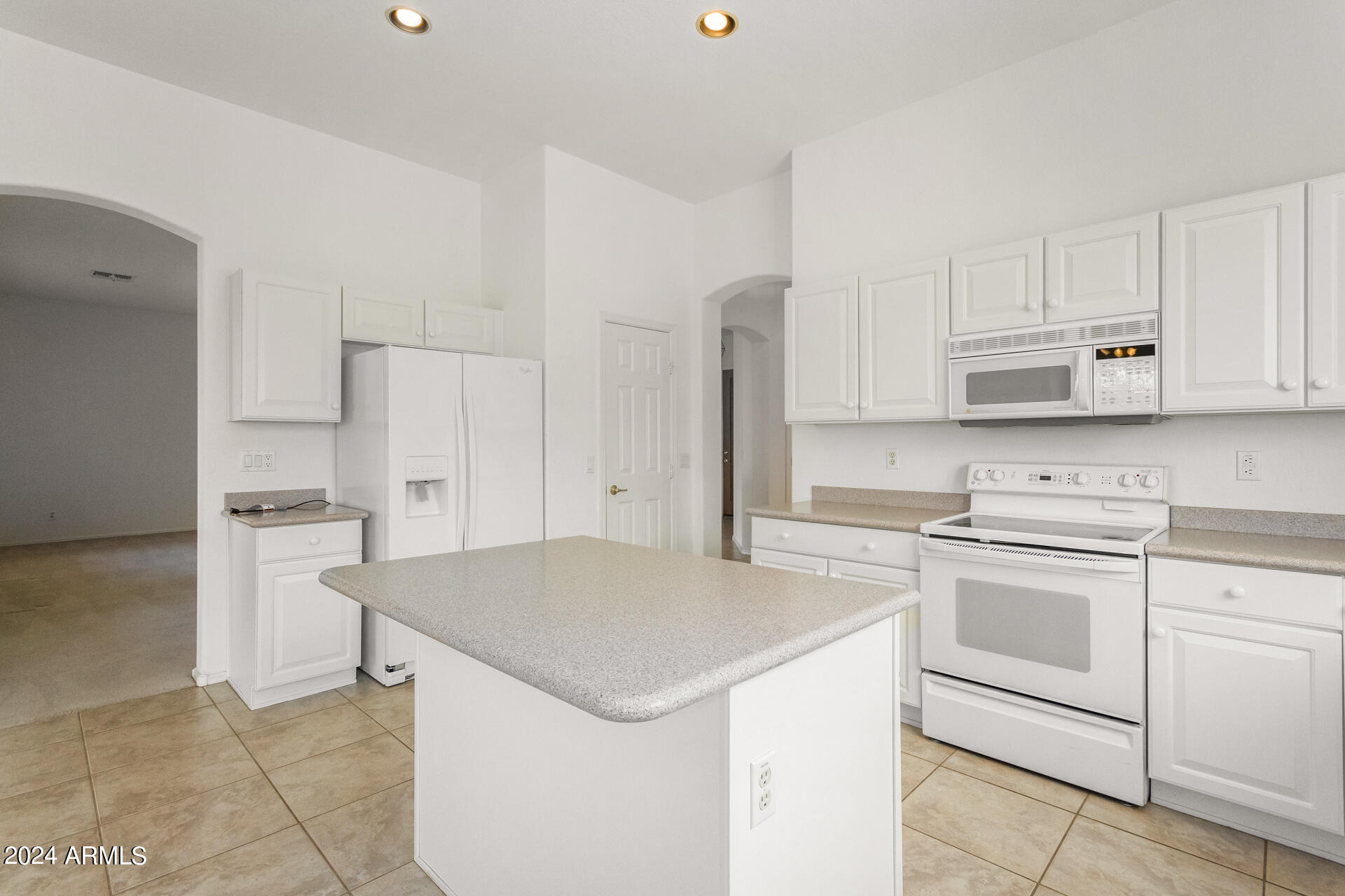 1112 E WINGED FOOT Drive