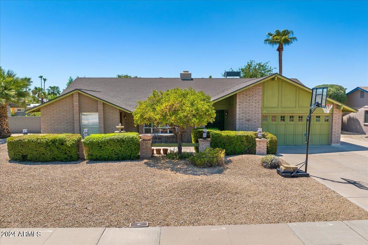 4417 E ACOMA Drive