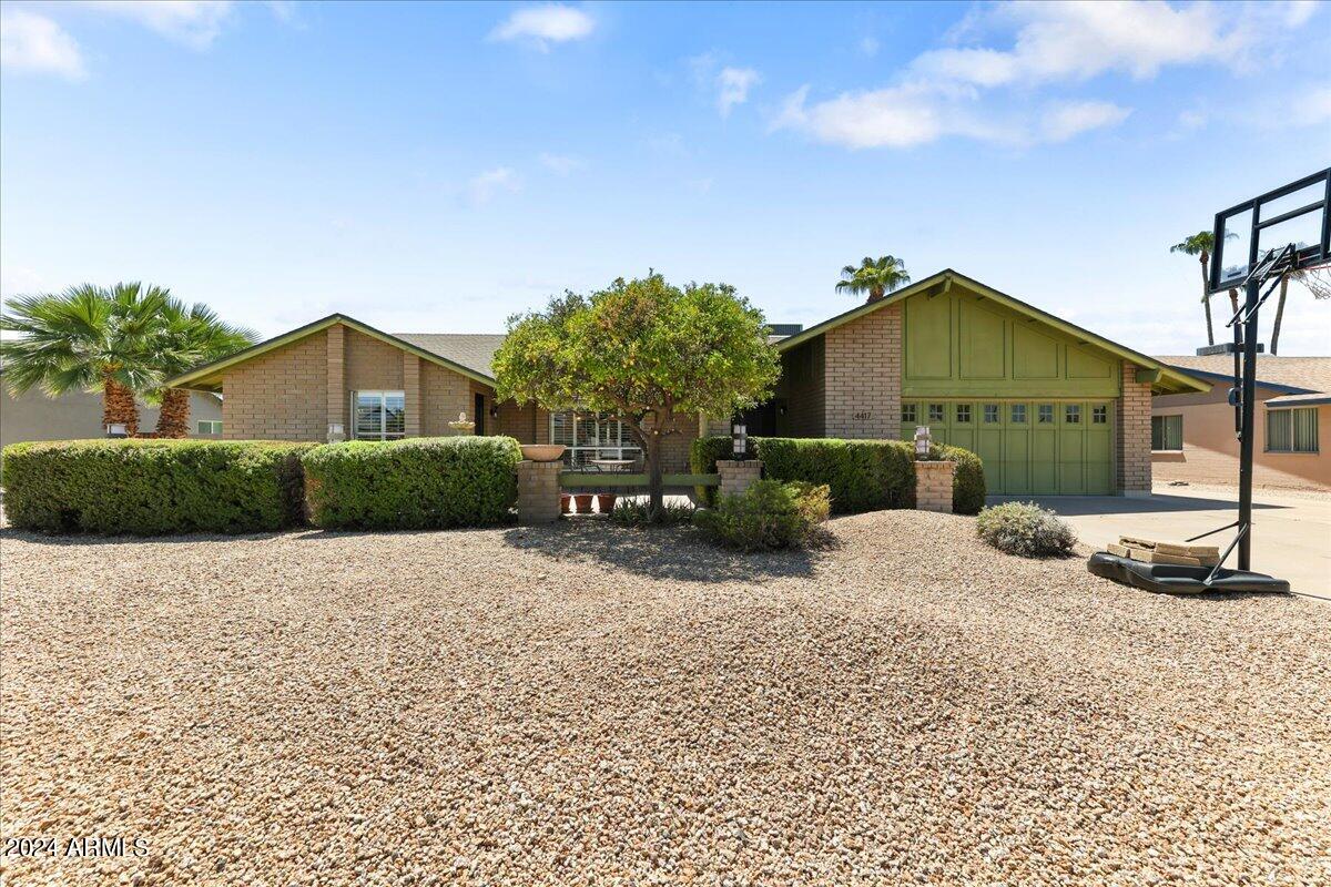 4417 E ACOMA Drive