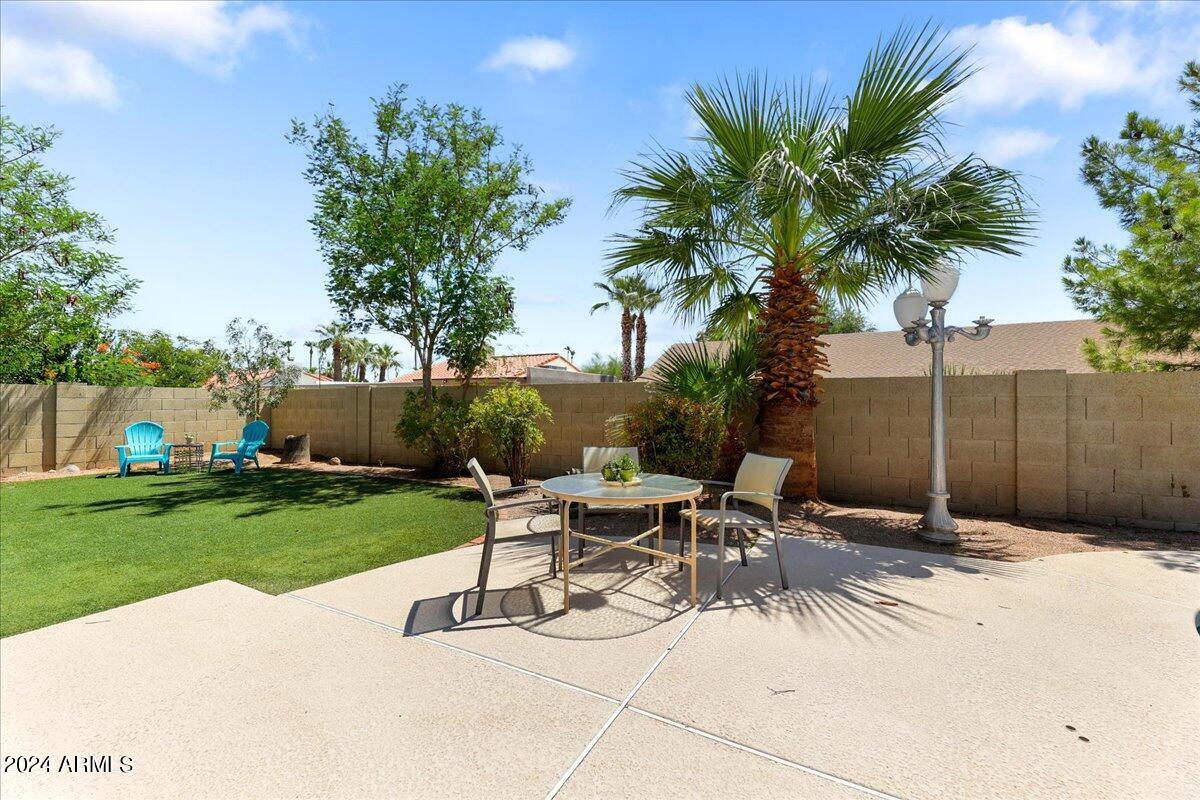 4417 E ACOMA Drive