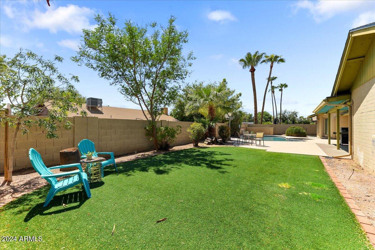 4417 E ACOMA Drive