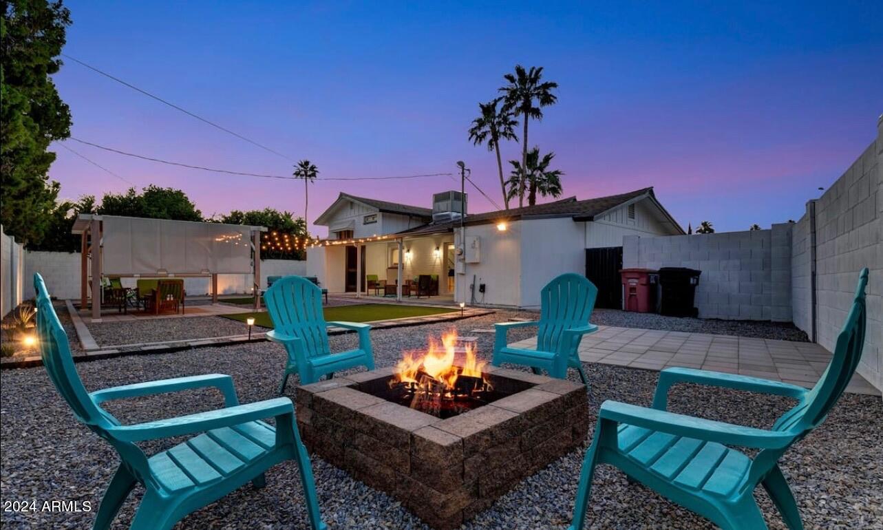 8707 E VALLEY VISTA Drive