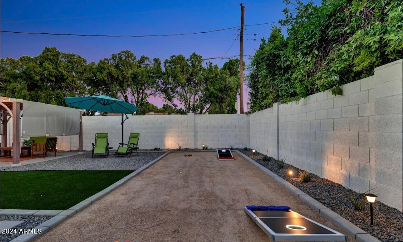 8707 E VALLEY VISTA Drive
