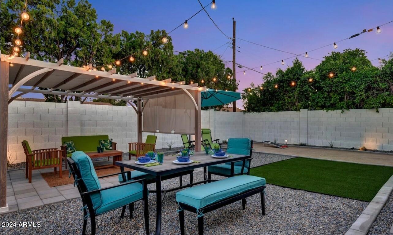 8707 E VALLEY VISTA Drive