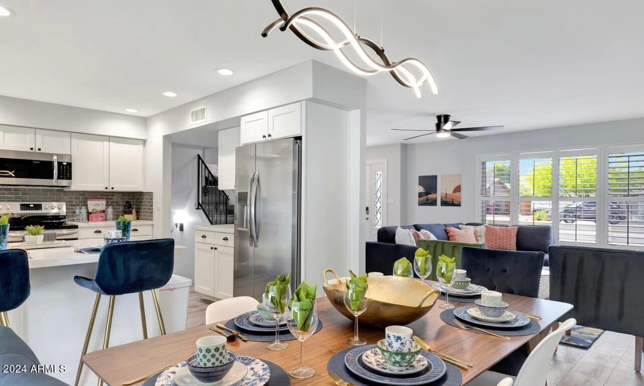 8707 E VALLEY VISTA Drive