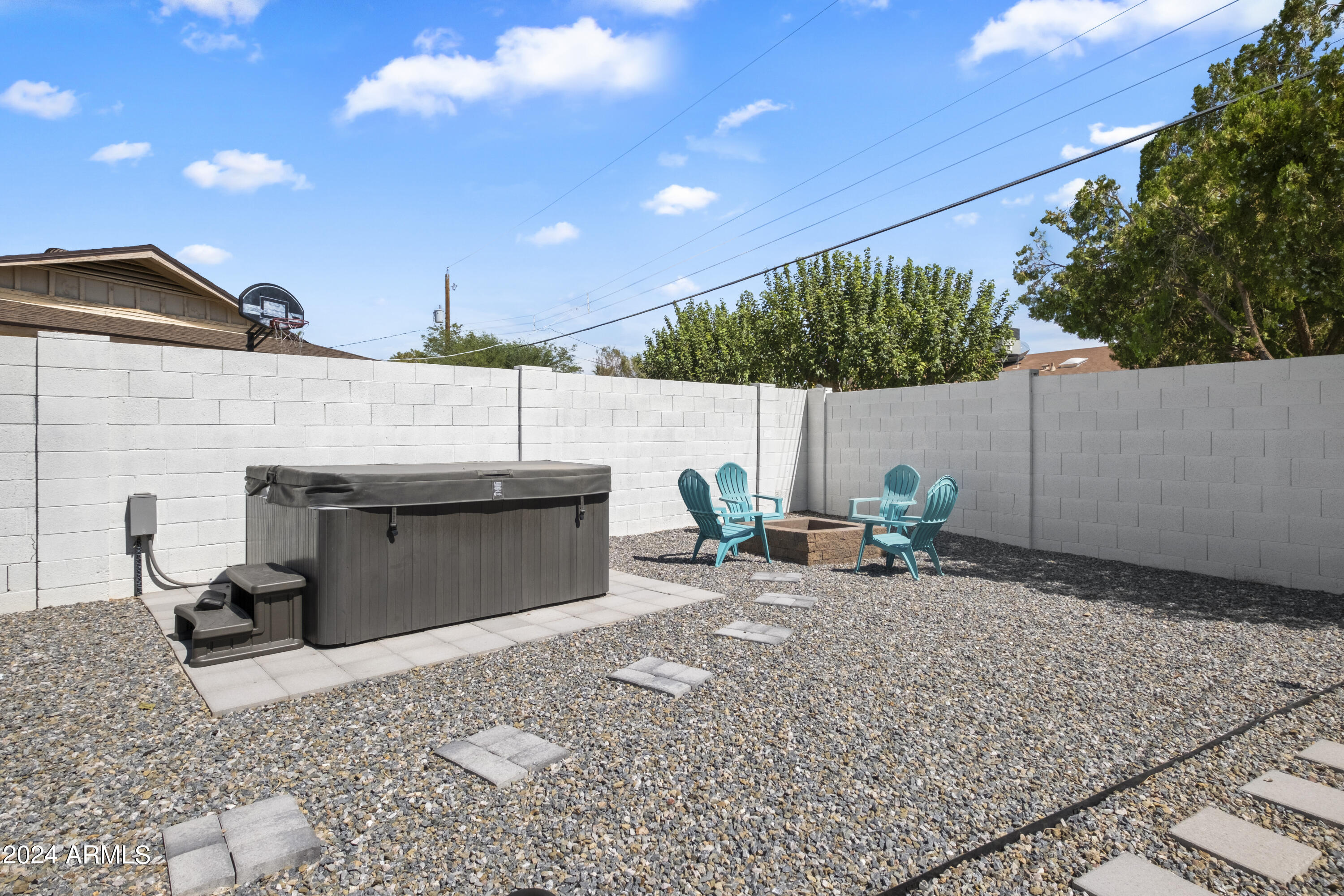 8707 E VALLEY VISTA Drive