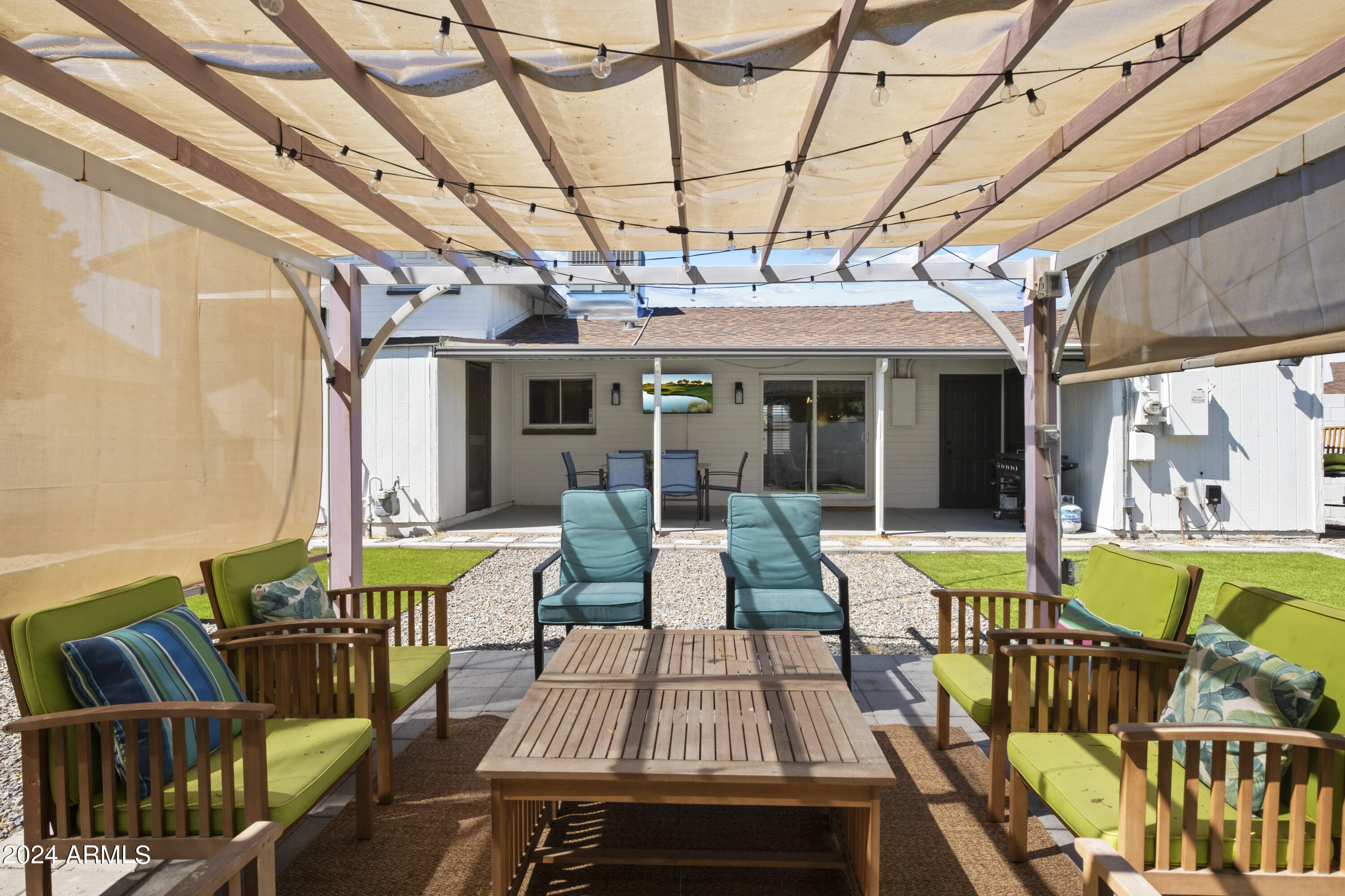 8707 E VALLEY VISTA Drive