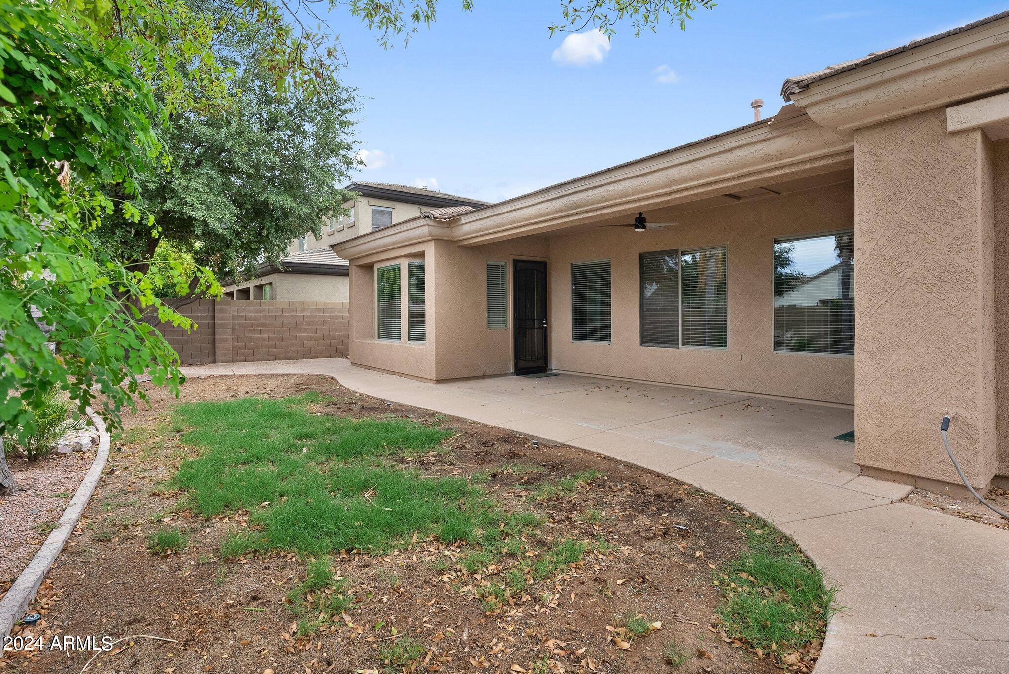 3262 E Oriole Way
