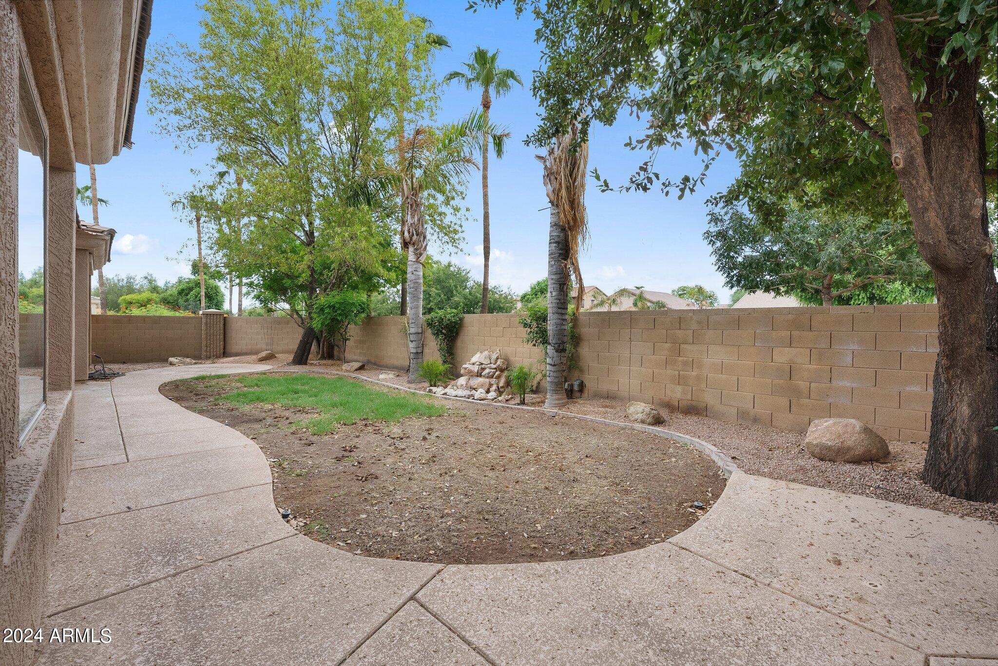 3262 E Oriole Way