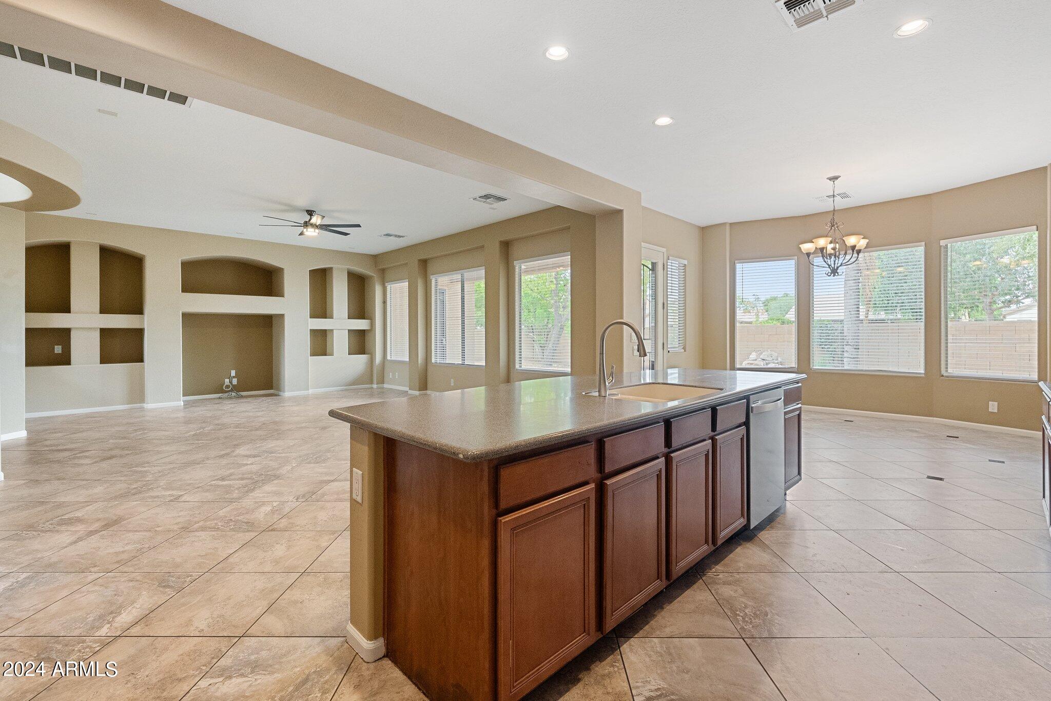 3262 E Oriole Way