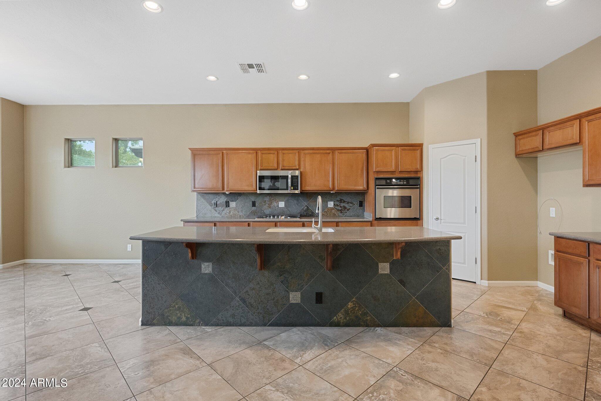 3262 E Oriole Way
