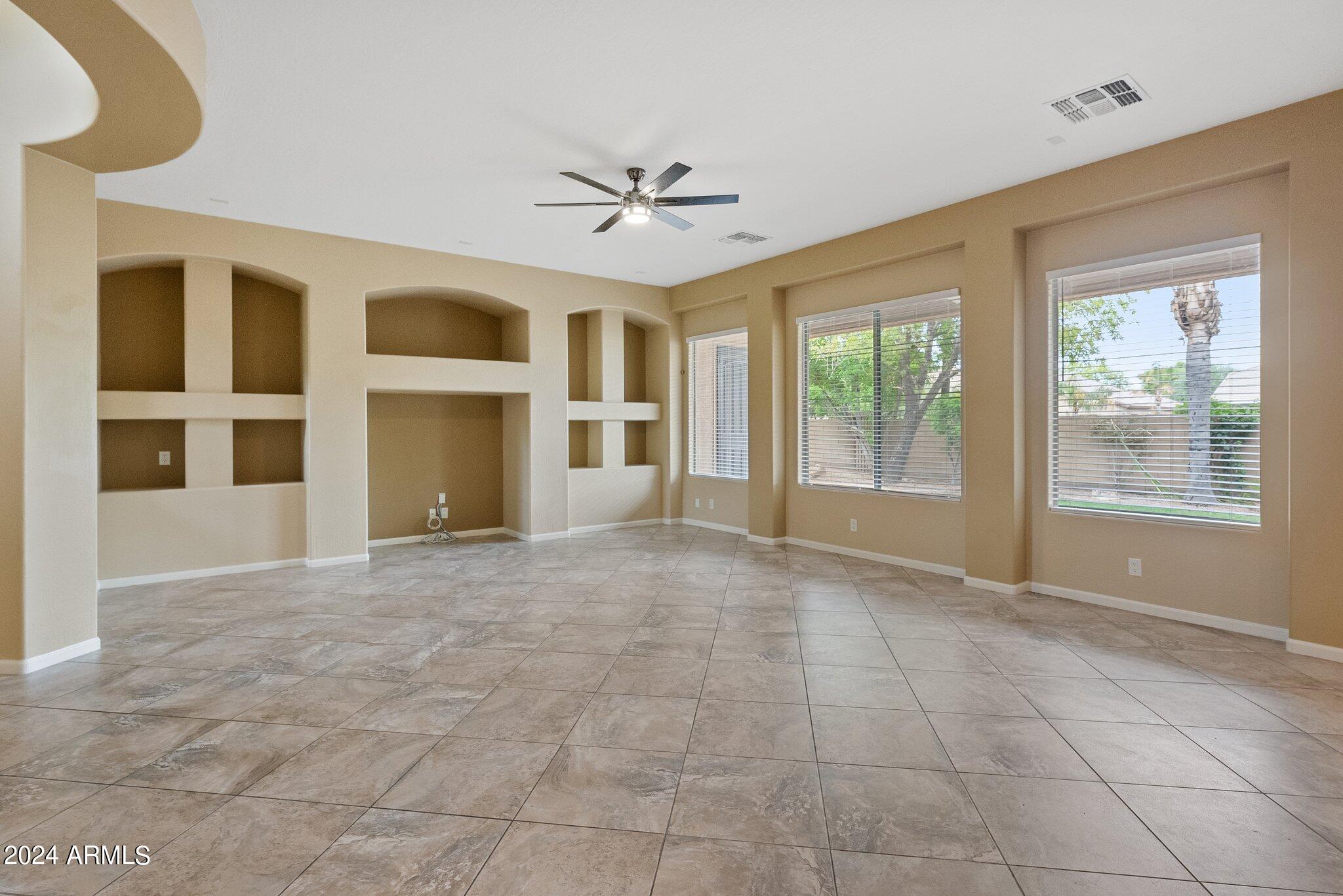 3262 E Oriole Way