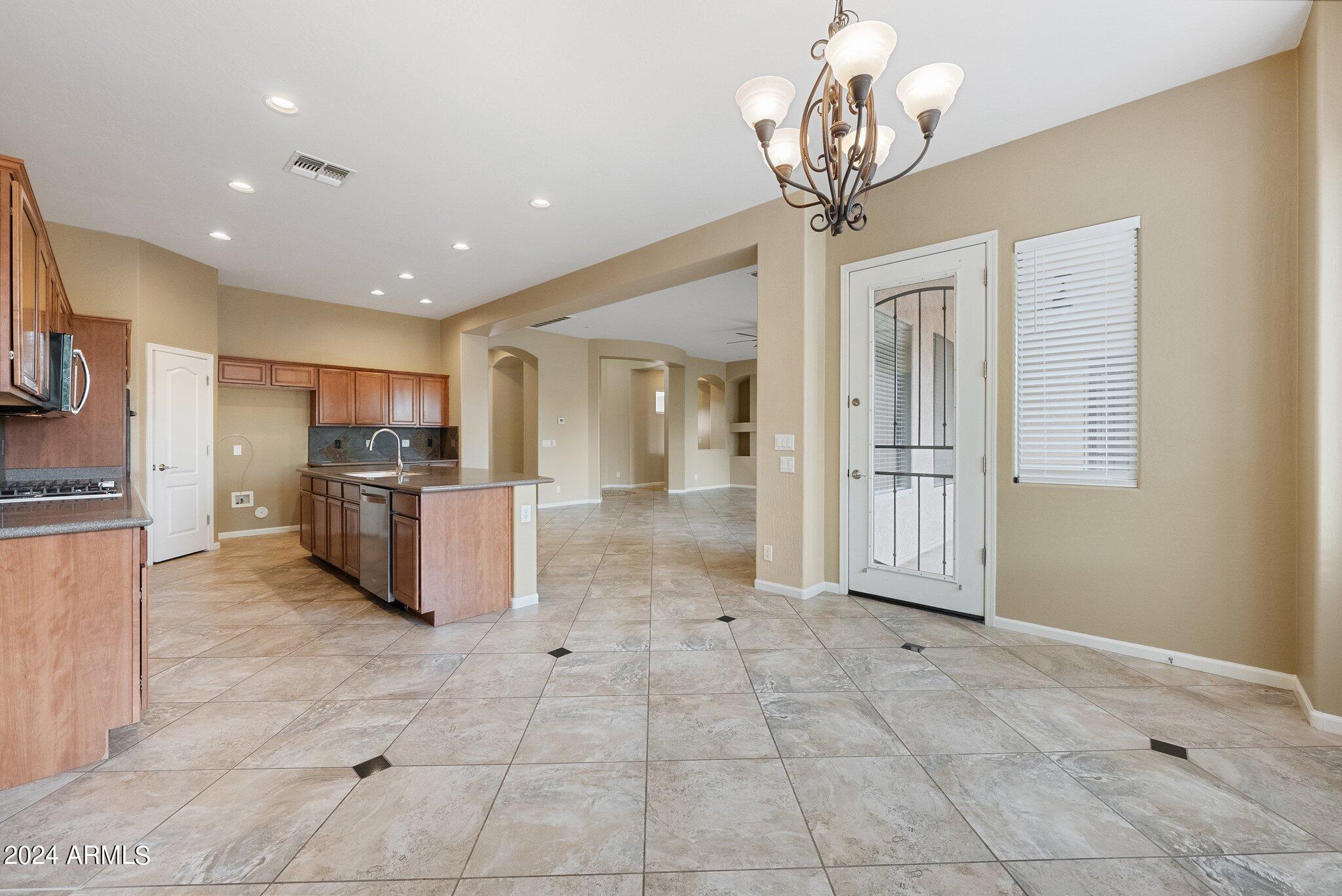 3262 E Oriole Way