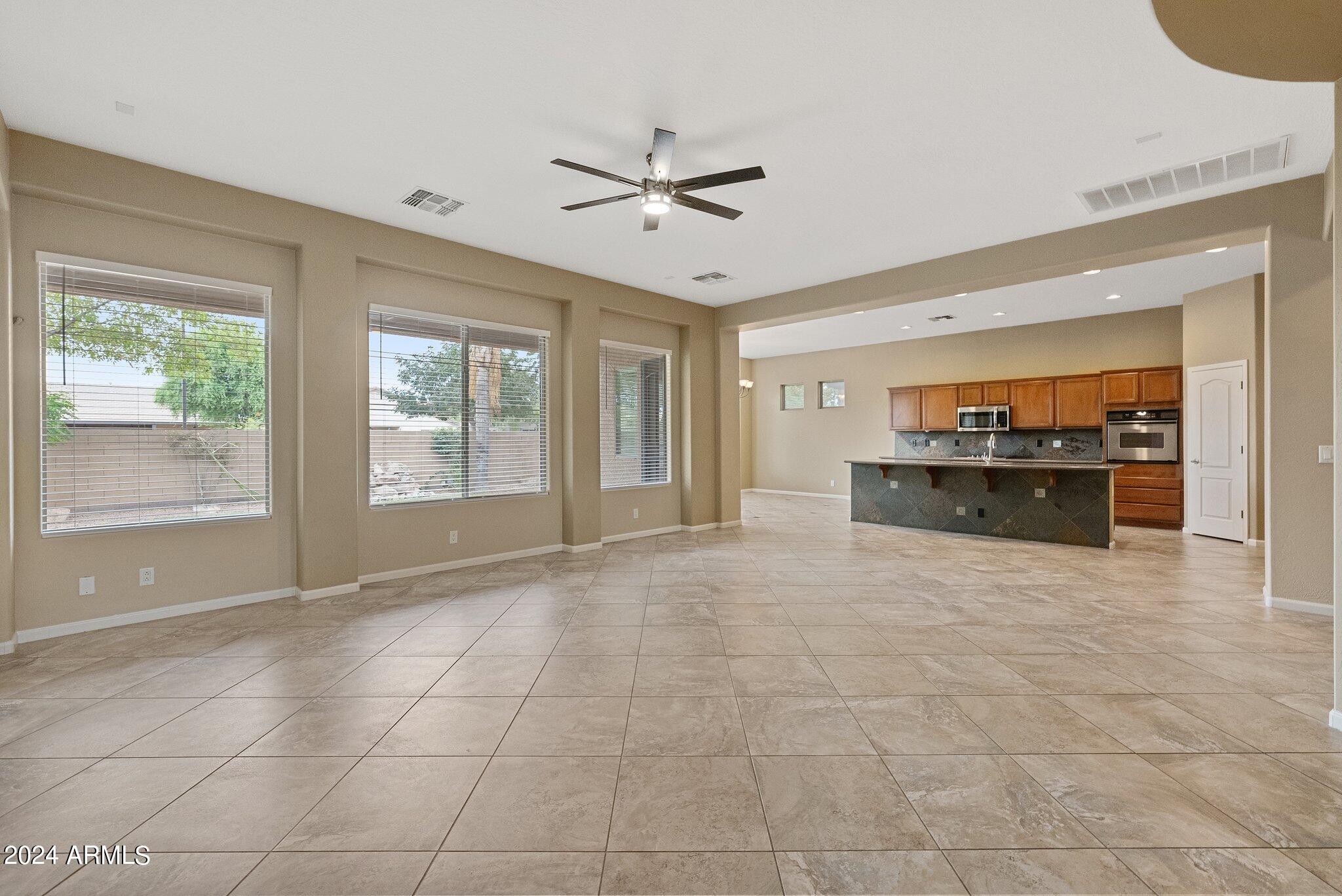 3262 E Oriole Way