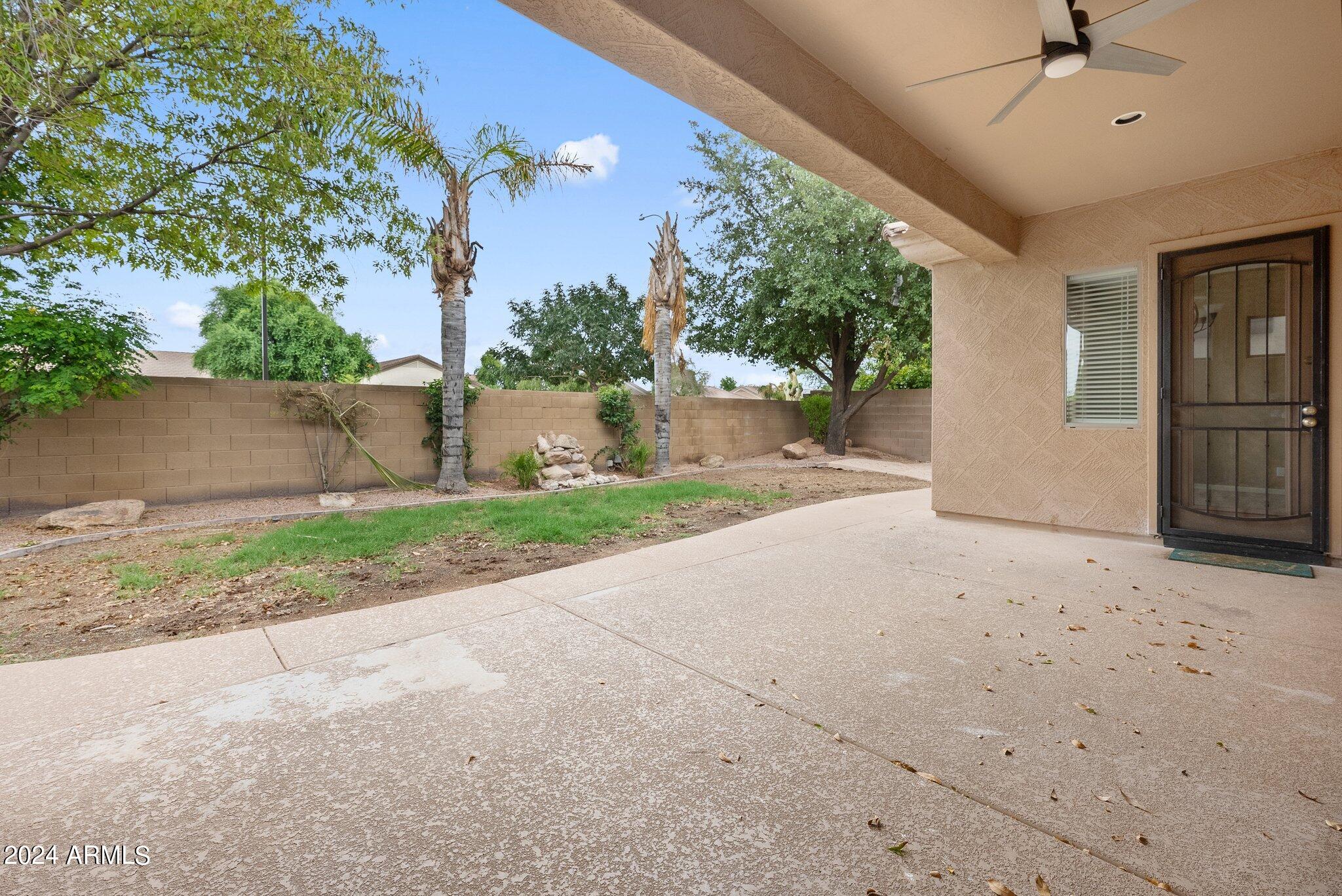3262 E Oriole Way