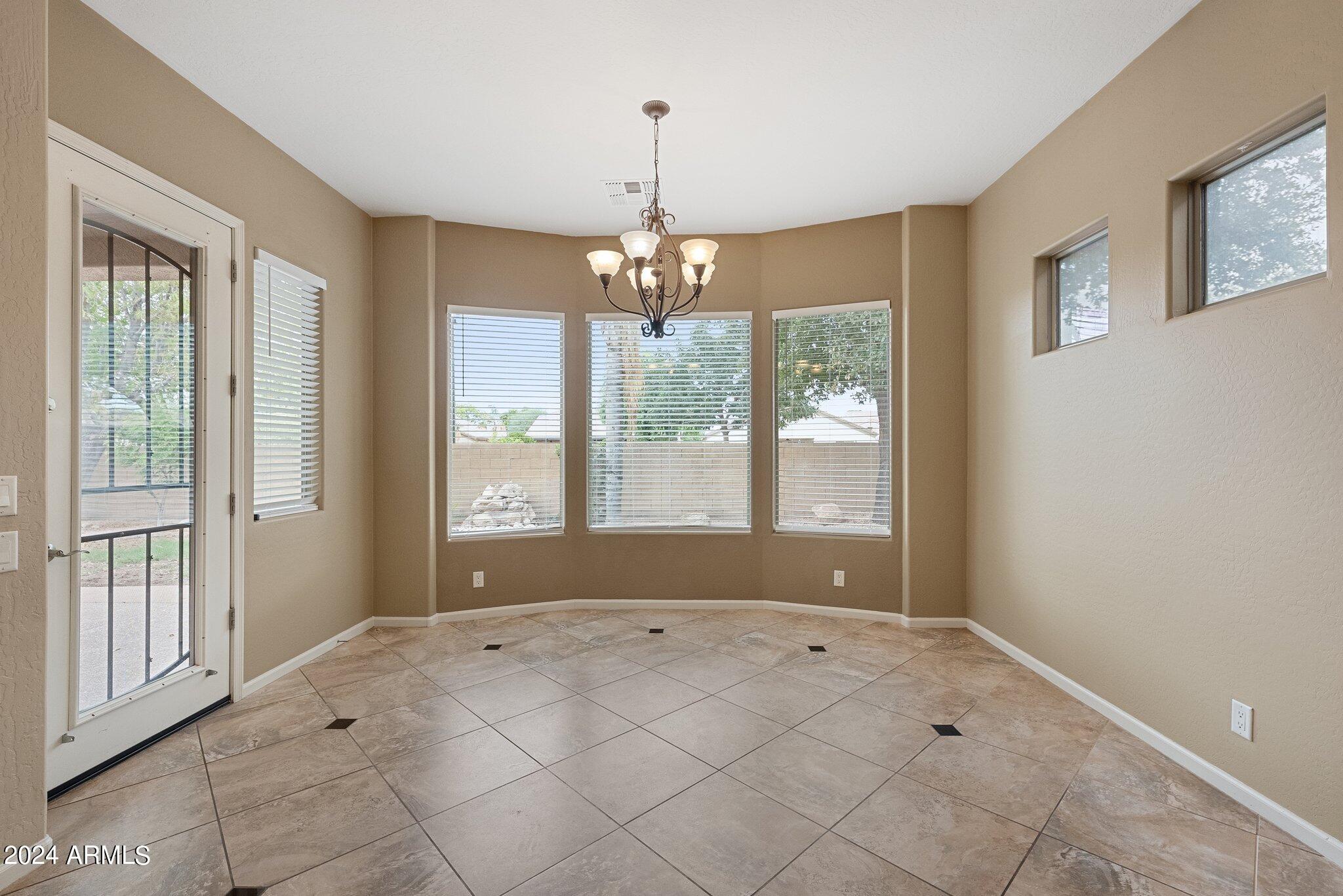 3262 E Oriole Way