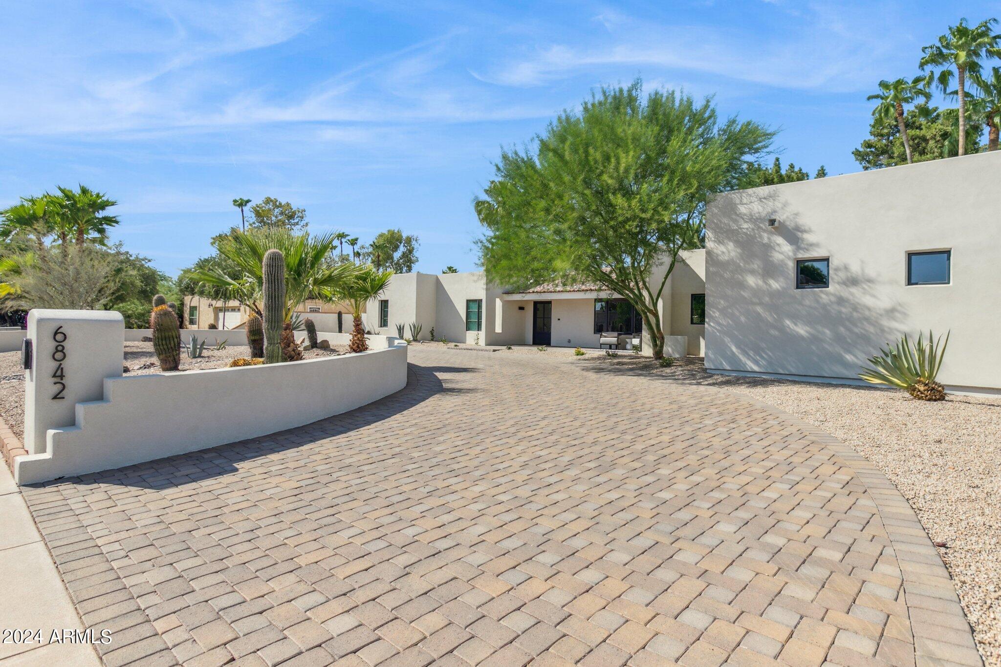 6842 E JOAN DE ARC Avenue