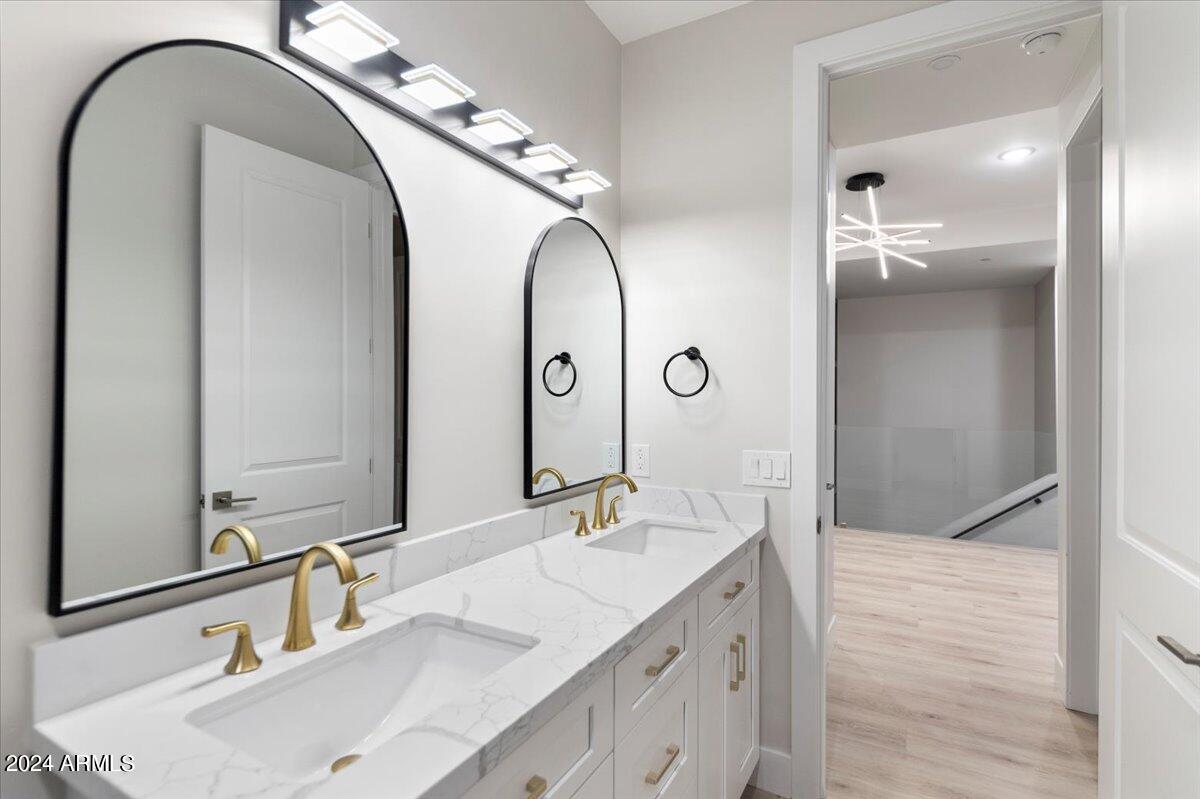 5227 E Canyon View Court