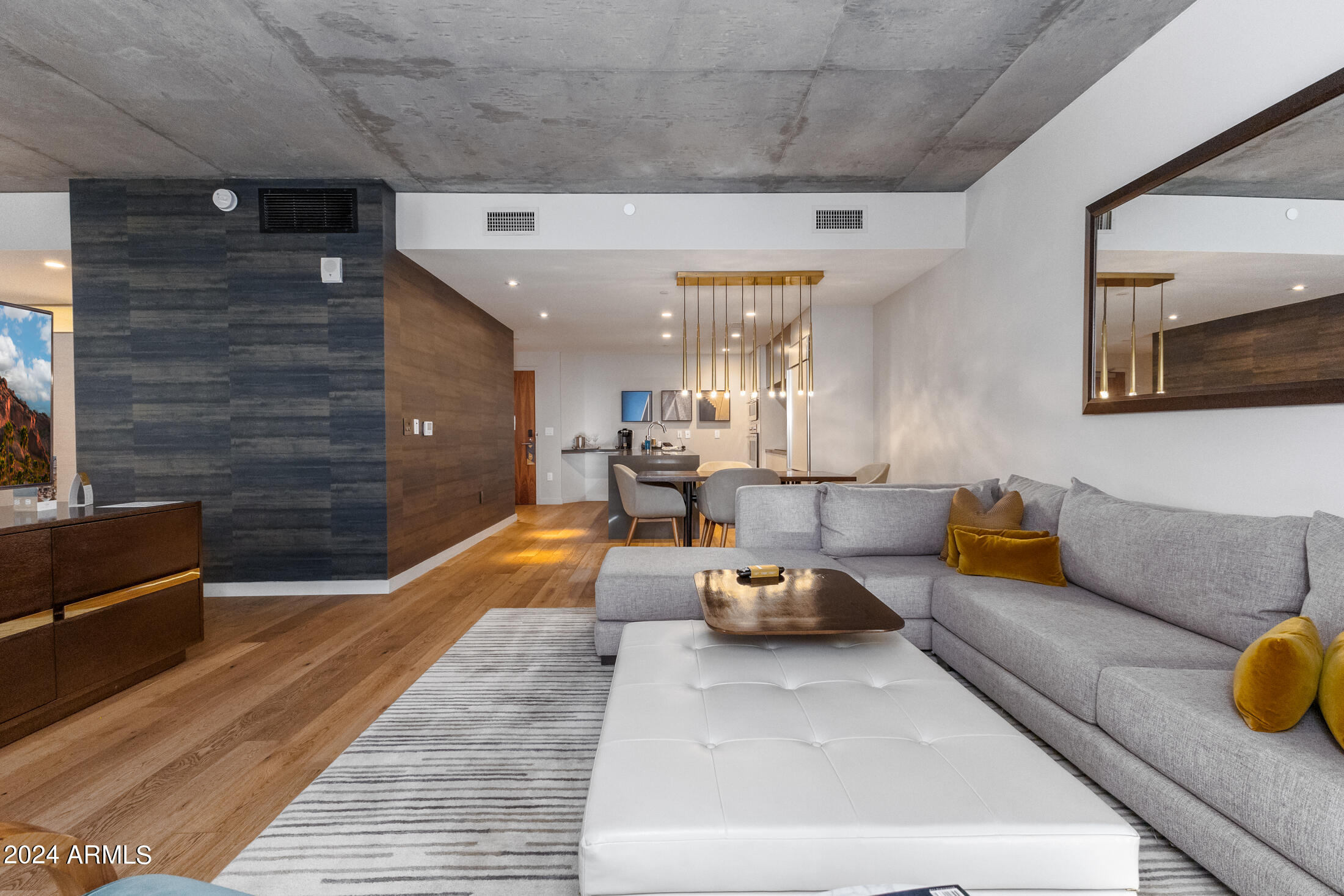 5455 E LINCOLN Drive # 2019