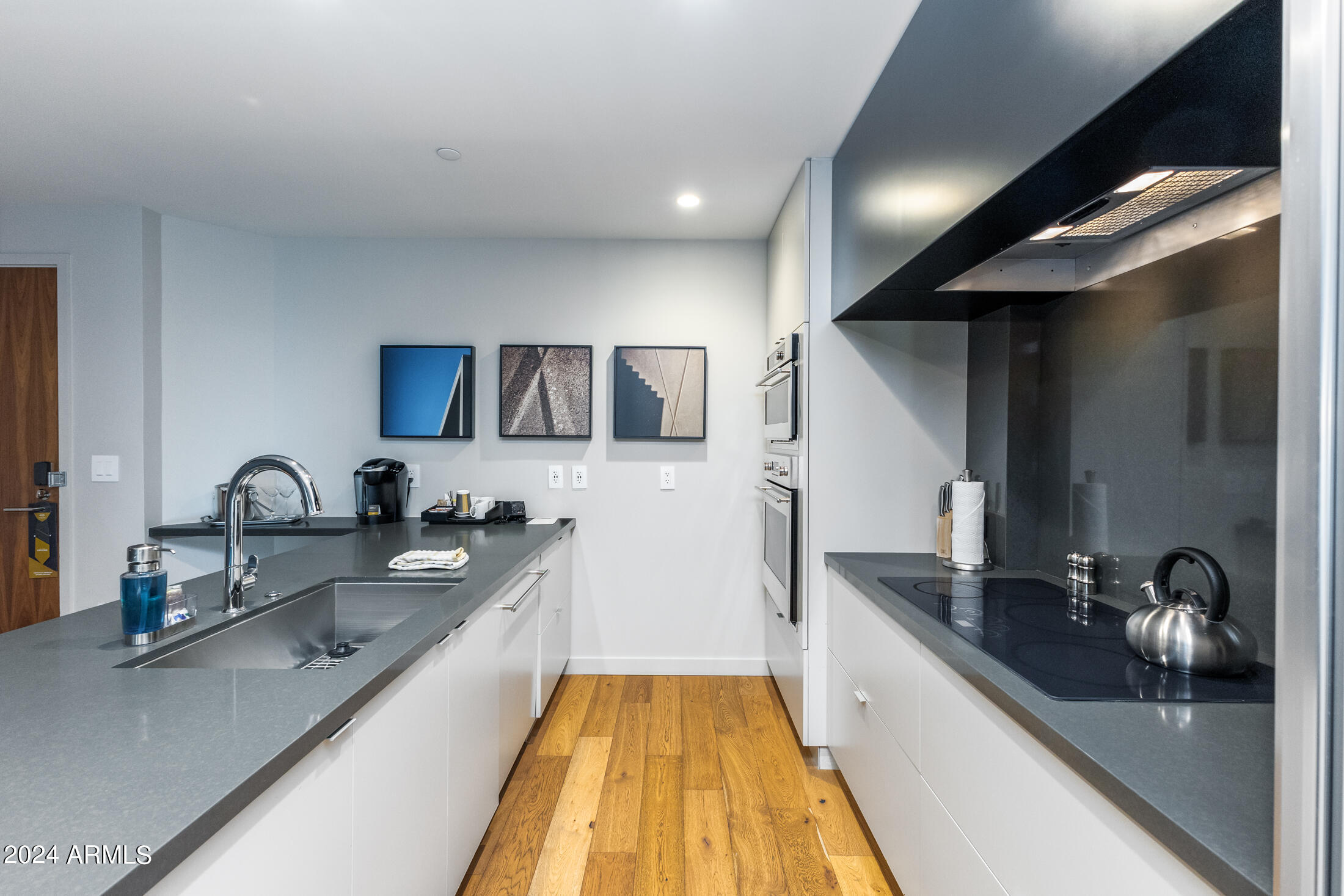 5455 E LINCOLN Drive # 2019