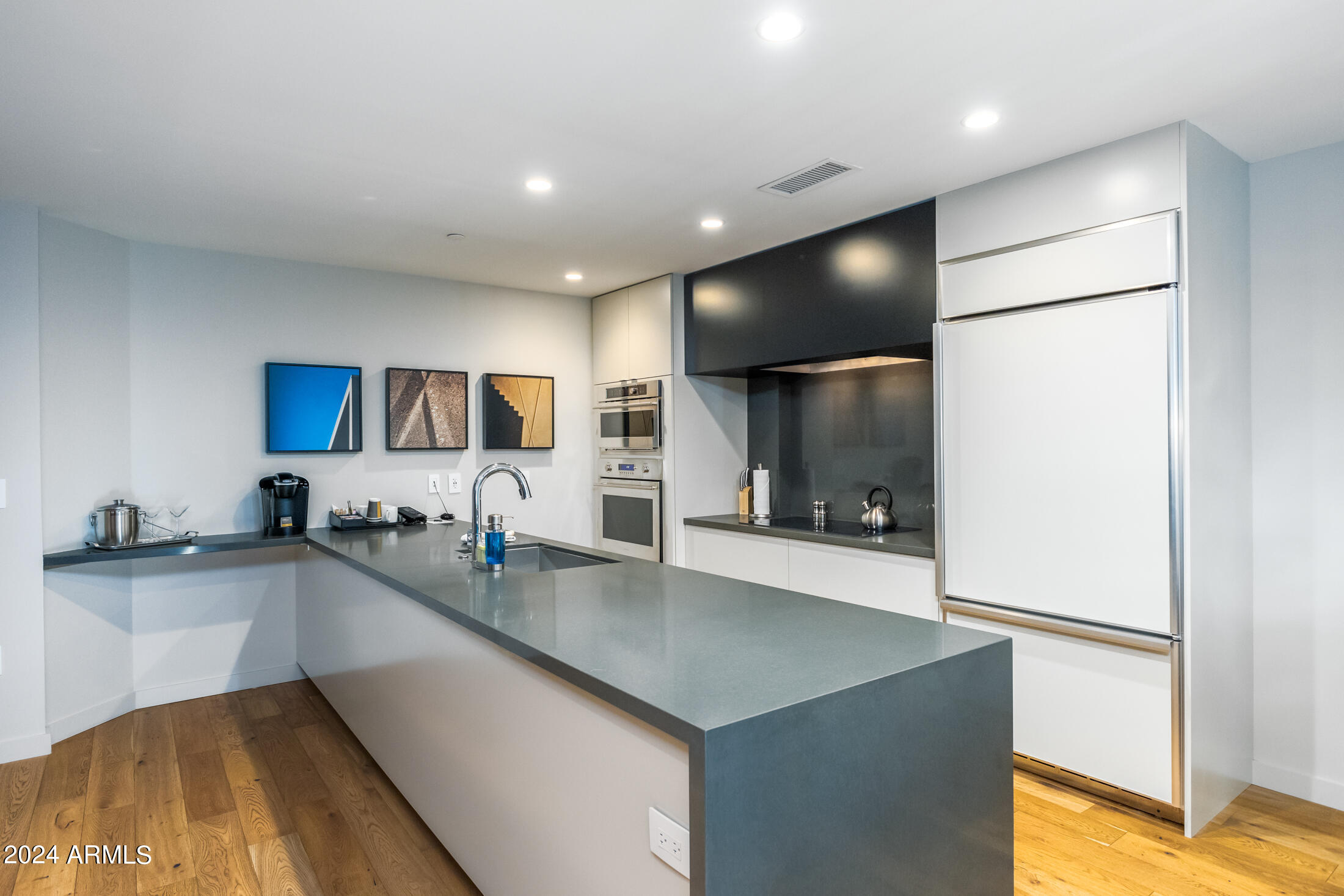 5455 E LINCOLN Drive # 2019