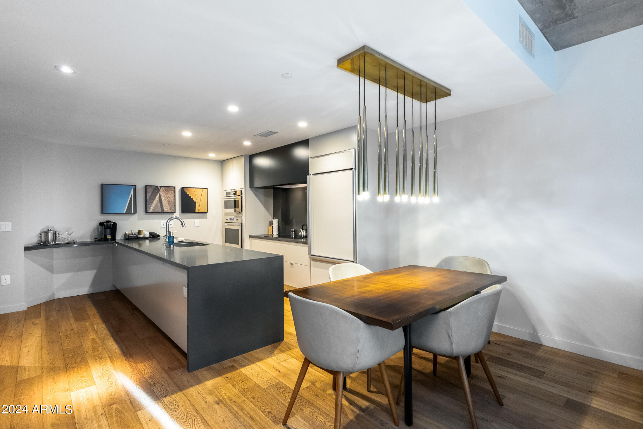5455 E LINCOLN Drive # 2019