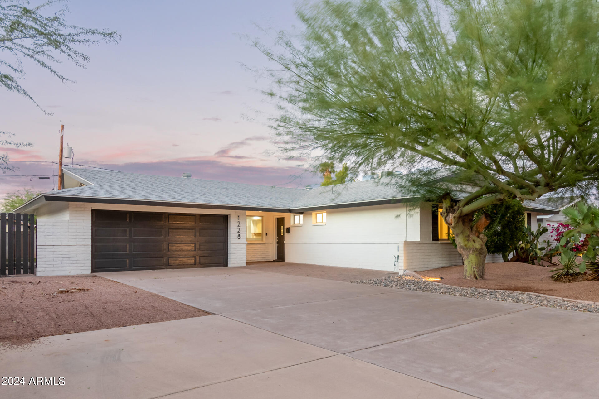 1228 E WESLEYAN Drive