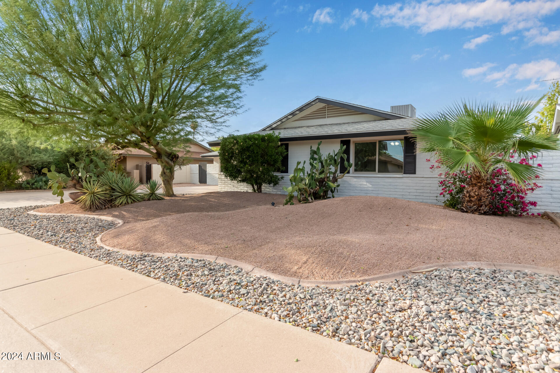 1228 E WESLEYAN Drive