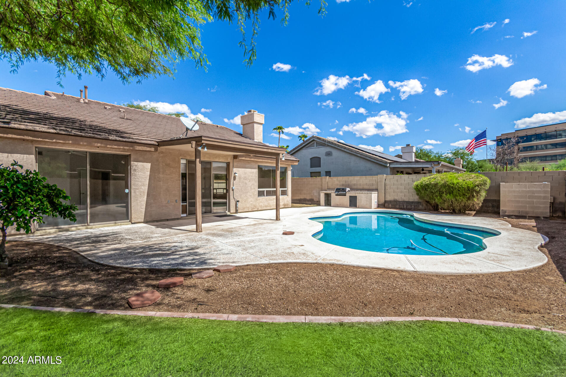 6925 E PARADISE Lane