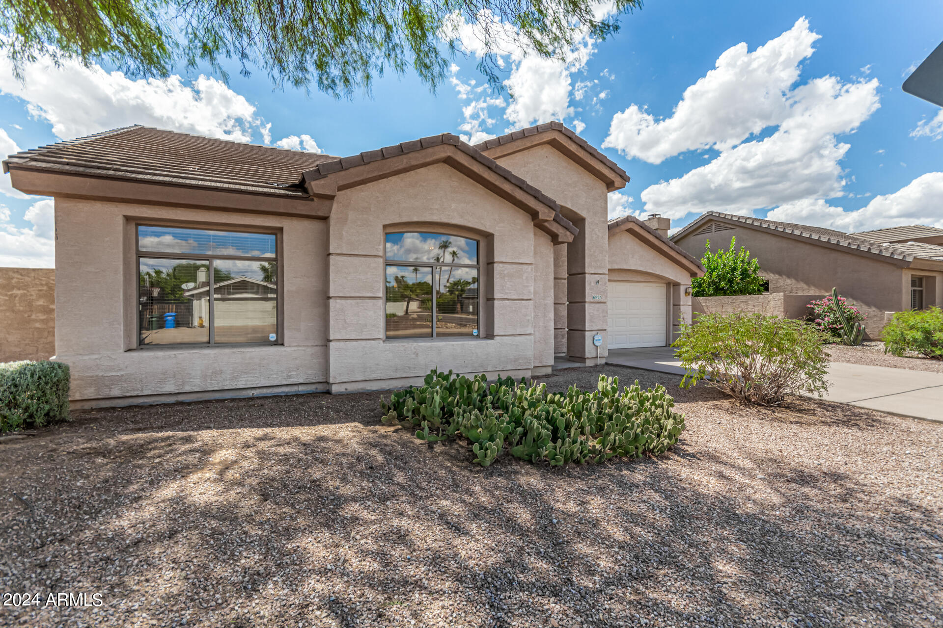 6925 E PARADISE Lane