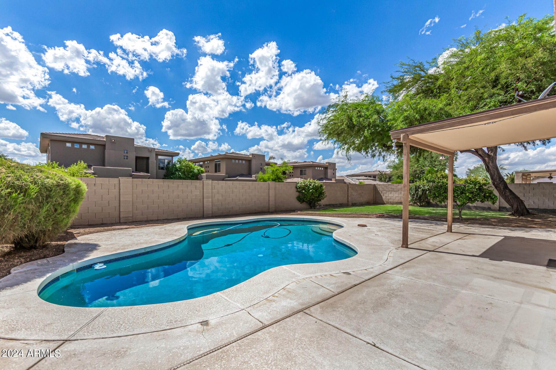 6925 E PARADISE Lane